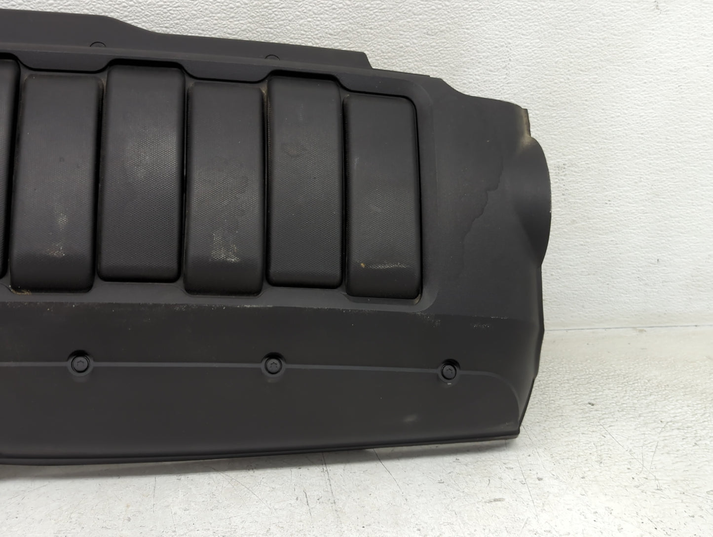 2016 Chevrolet Traverse Engine Cover 1394621 - Oemusedautoparts1.com