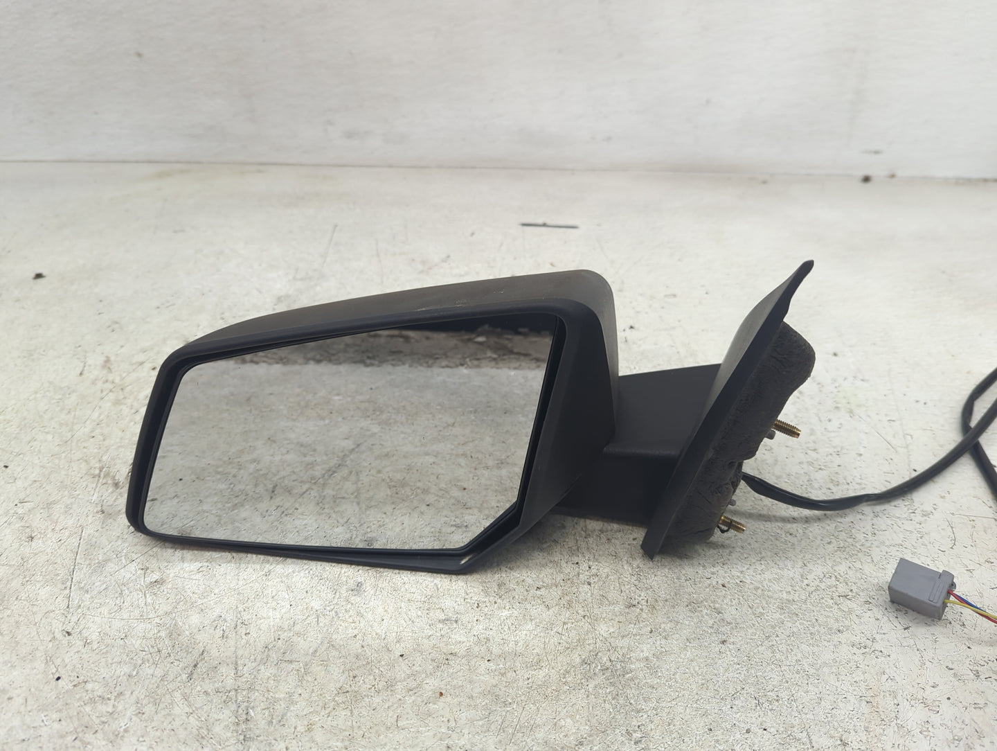2013-2017 Chevrolet Traverse Driver Side View Mirror - Left Door Mirror OEM Used - Oemusedautoparts1.com
