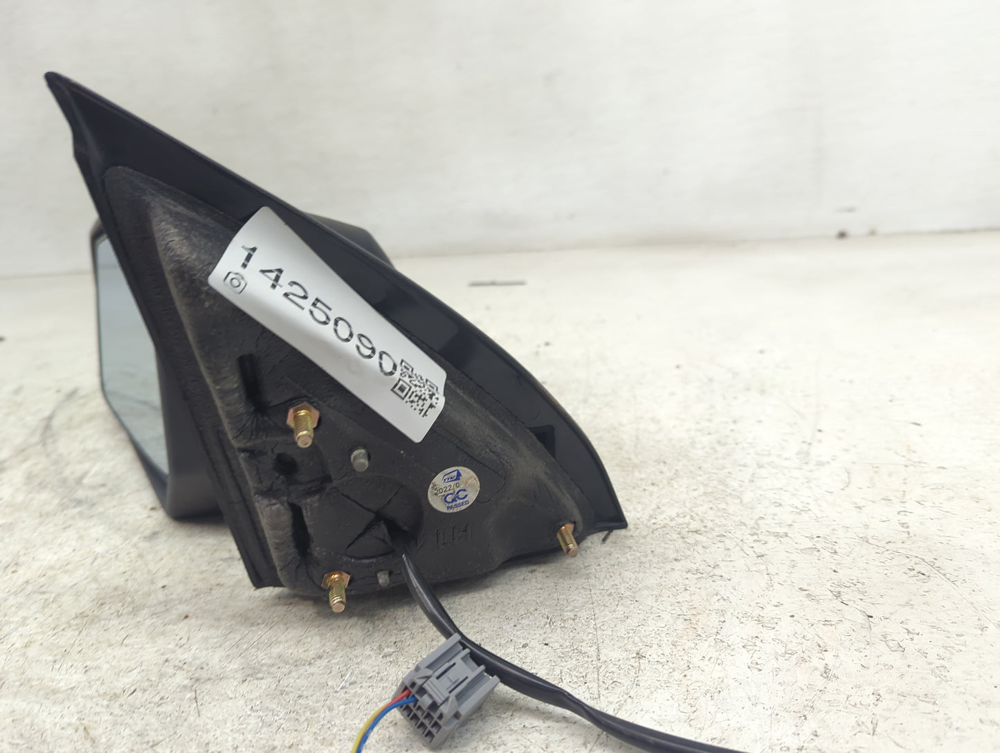 2013-2017 Chevrolet Traverse Driver Side View Mirror - Left Door Mirror OEM Used - Oemusedautoparts1.com