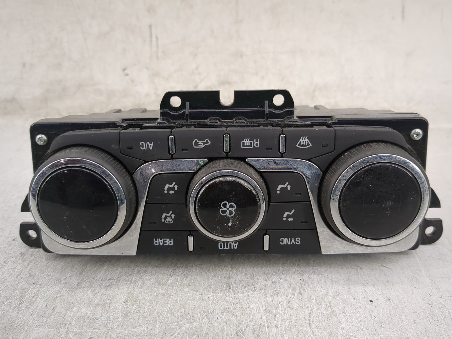 2013-2017 Chevrolet Traverse Climate Control Module Temperature AC/Heater Replacement P/N:23251326 Fits OEM Used Auto Parts 