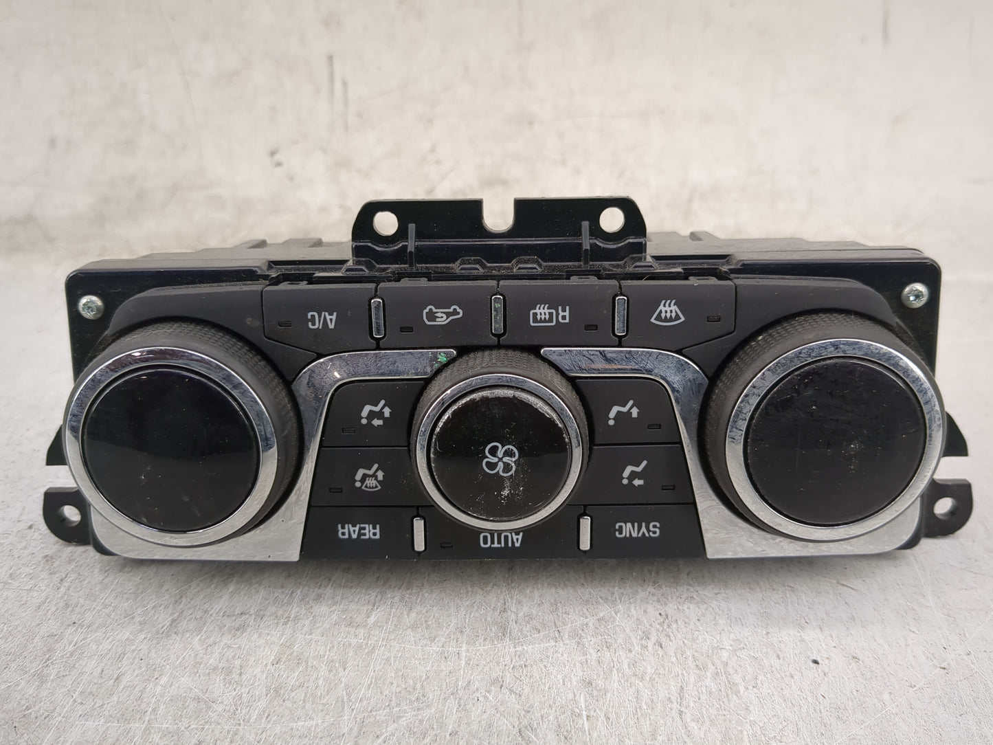 2013-2017 Chevrolet Traverse Climate Control Module Temperature AC/Heater Replacement P/N:23251326 Fits OEM Used Auto Parts 