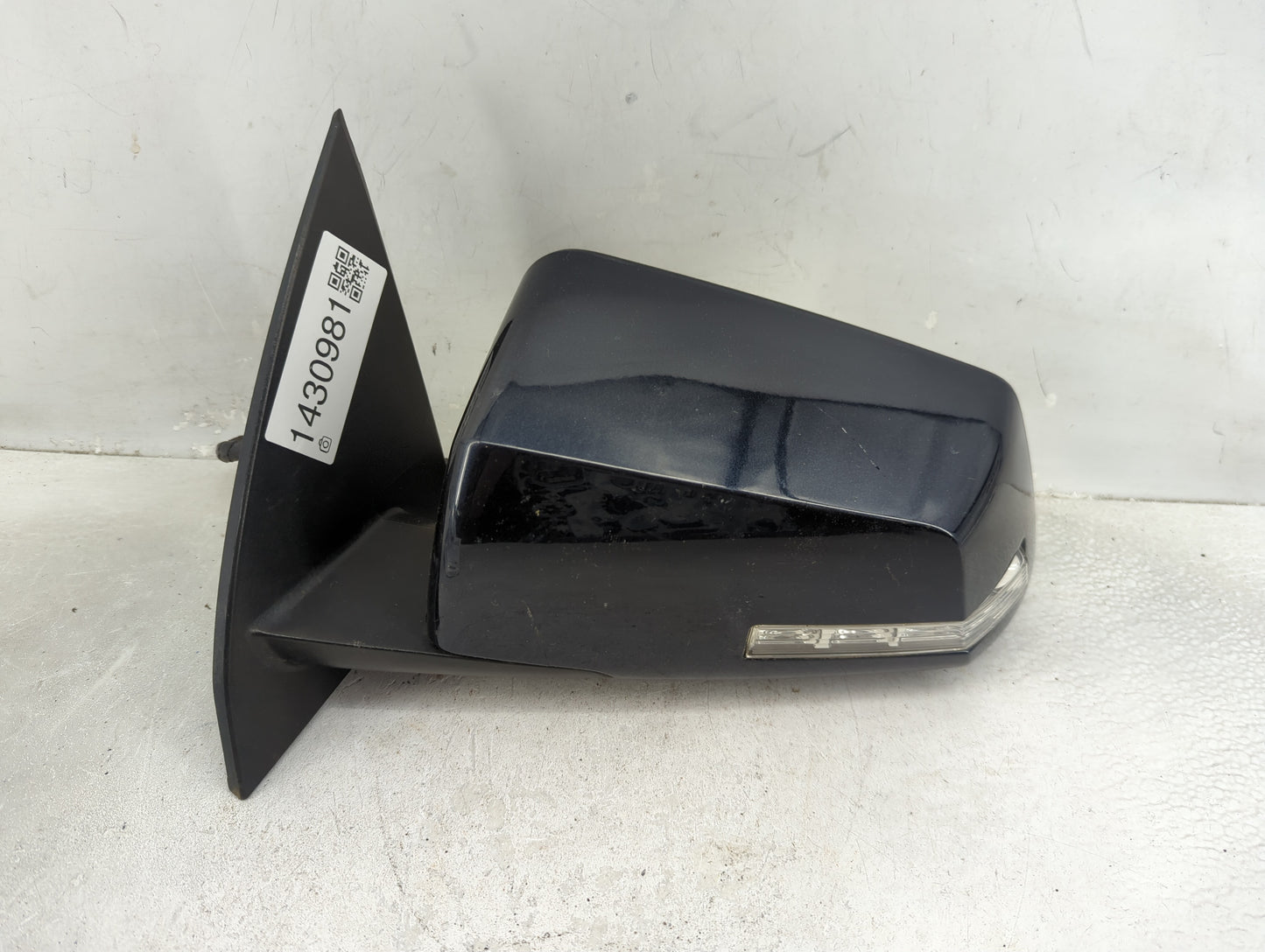 2013-2017 Chevrolet Traverse Passenger Right Side View Power Door Mirror 1430981 - Oemusedautoparts1.com