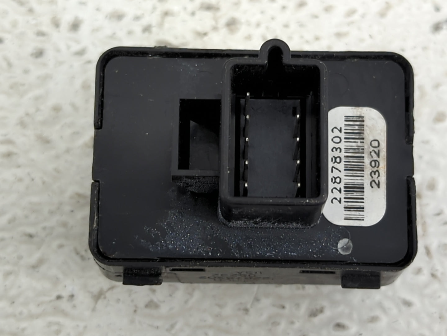2009-2017 Chevrolet Traverse Driver Left Door Mirror Power Switch - Oemusedautoparts1.com