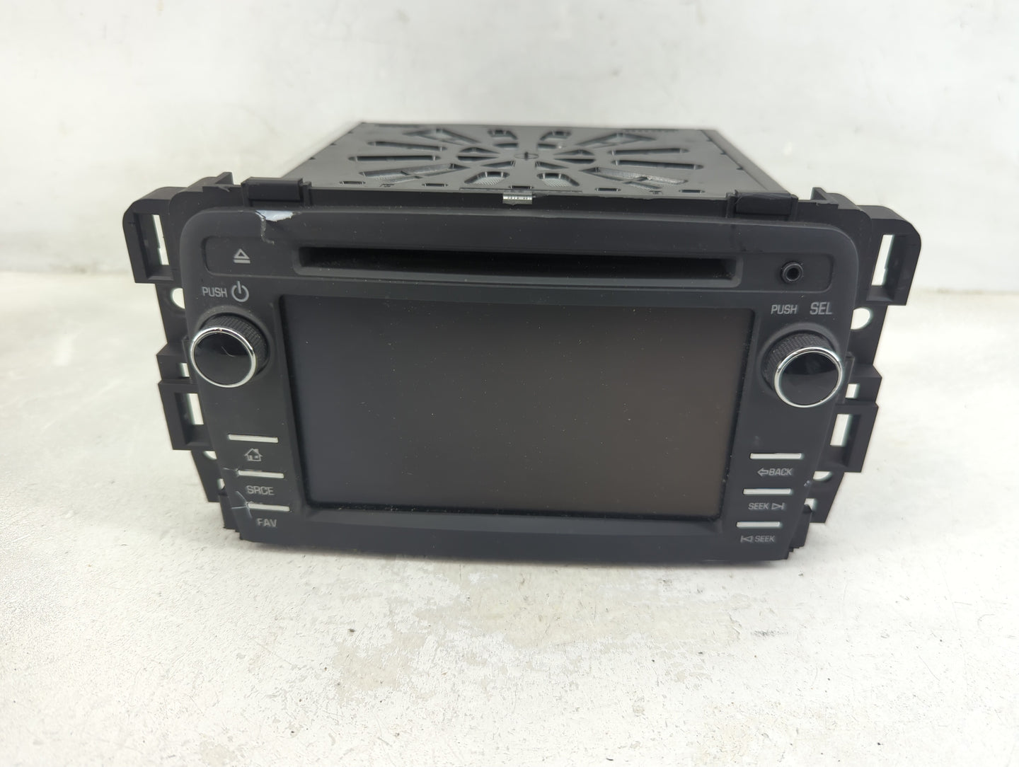 2016 Chevrolet Traverse Radio AM FM Cd Player Receiver Replacement P/N:84082781 Fits OEM Used Auto Parts - Oemusedautoparts1