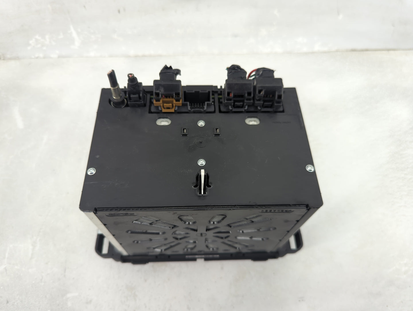 2016 Chevrolet Traverse Radio AM FM Cd Player Receiver Replacement P/N:84082781 Fits OEM Used Auto Parts - Oemusedautoparts1