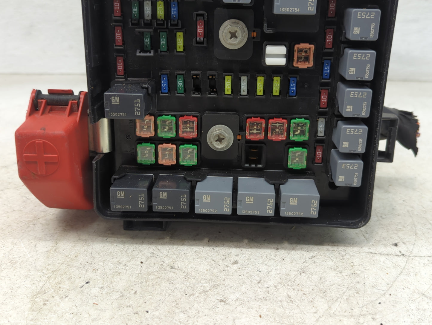 2015-2017 Chevrolet Traverse Fusebox Fuse Box Panel Relay Module P/N:23436805 13502751, 13502752 Fits Fits 2015 2016 2017 OE
