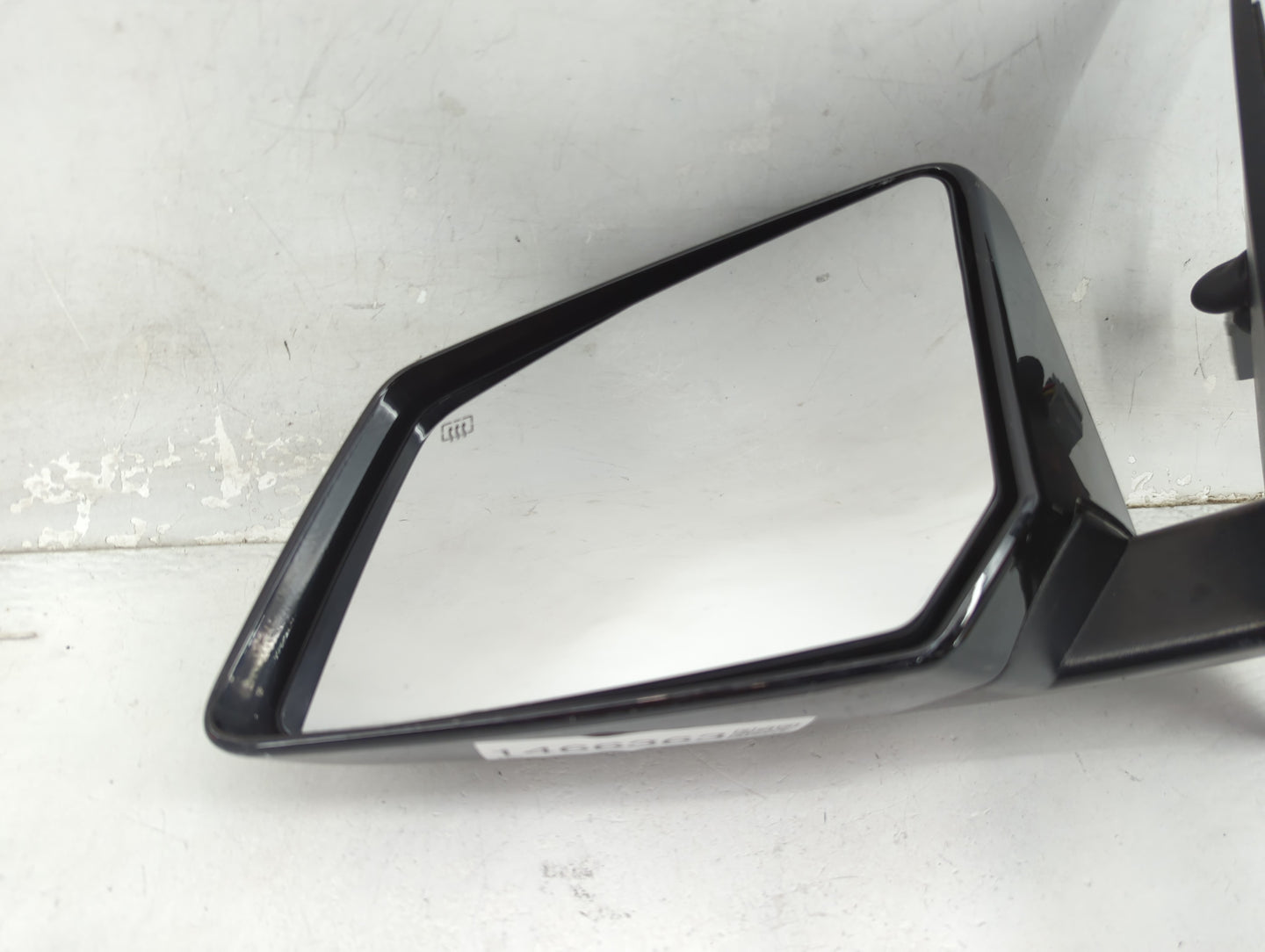 2016 Chevrolet Traverse Driver Side View Mirror - Left Door Mirror OEM Used - Oemusedautoparts1.com