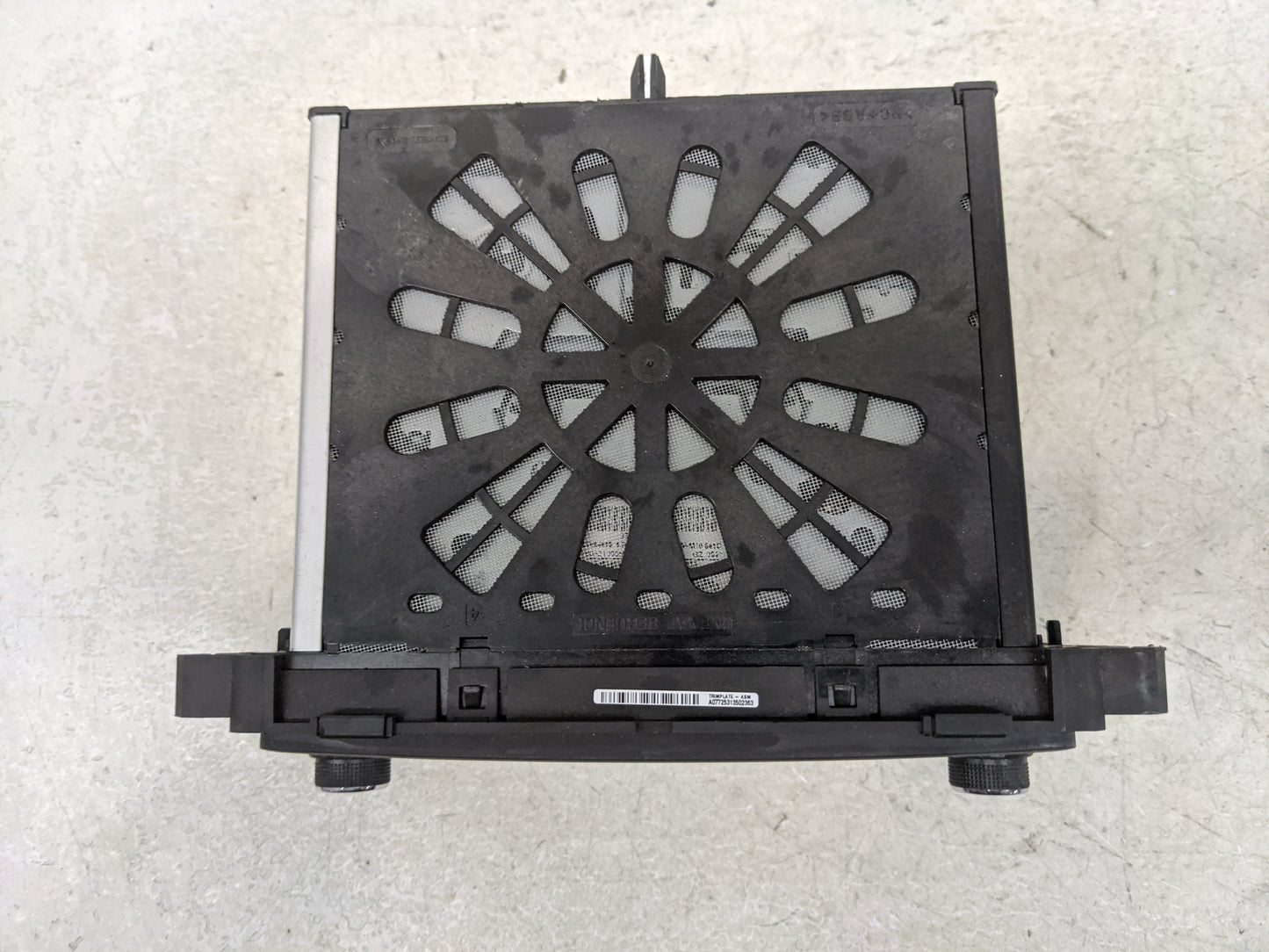 2015-2017 Chevrolet Traverse Radio AM FM Cd Player Receiver Replacement P/N:23395481 28505423, L2C00050TR Fits Fits 2015 201