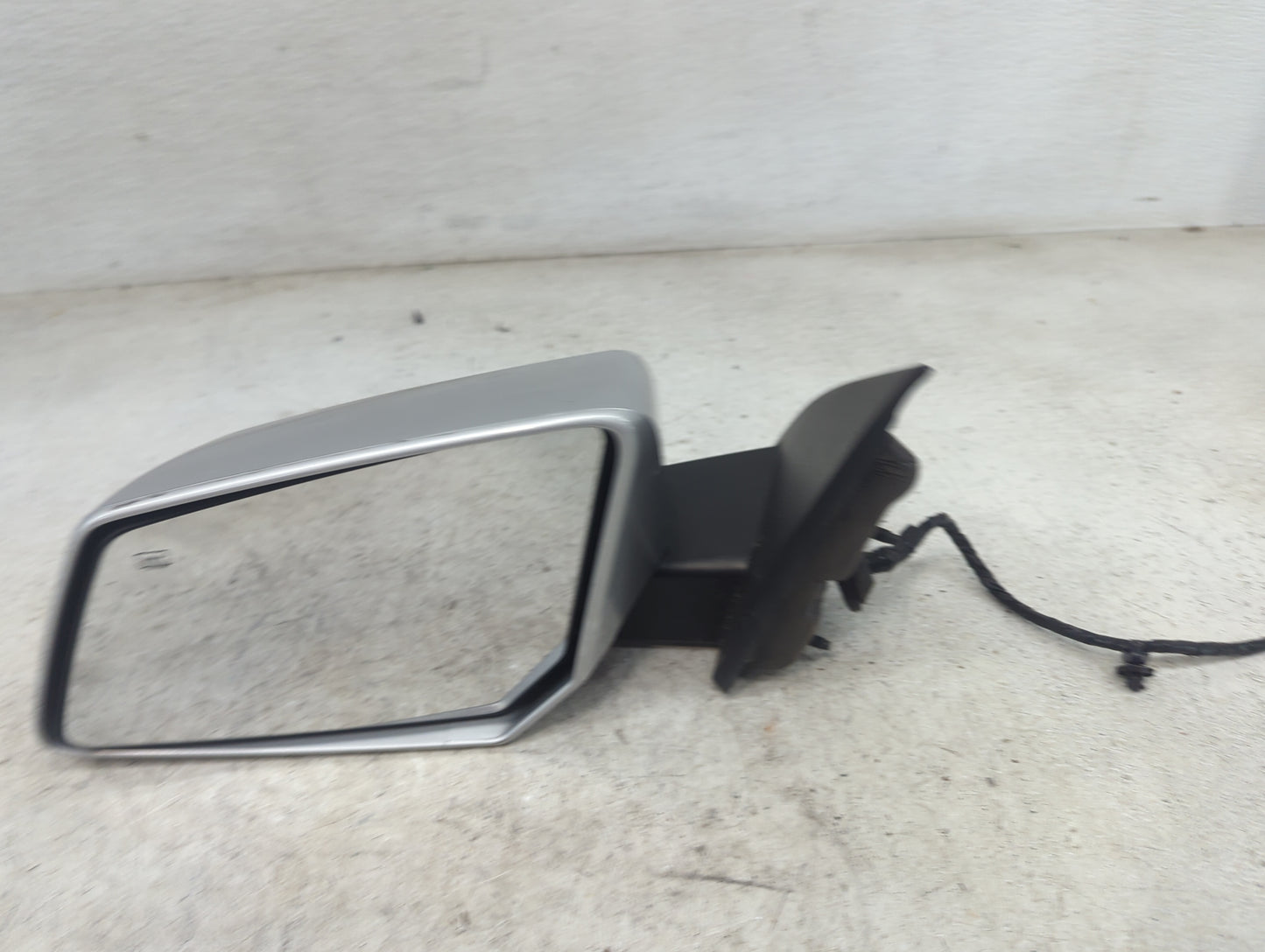 2015-2017 Chevrolet Traverse Driver Side View Mirror - Left Door Mirror OEM Used - Oemusedautoparts1.com