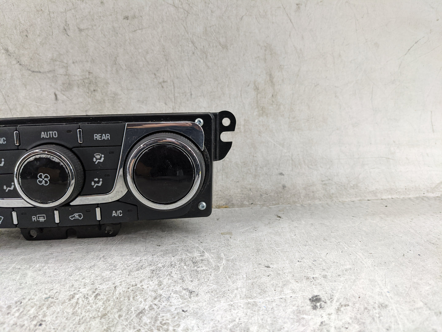 2013-2017 Chevrolet Traverse Climate Control Module Temperature AC/Heater Replacement P/N:23251326 3239800000000X Fits OEM U