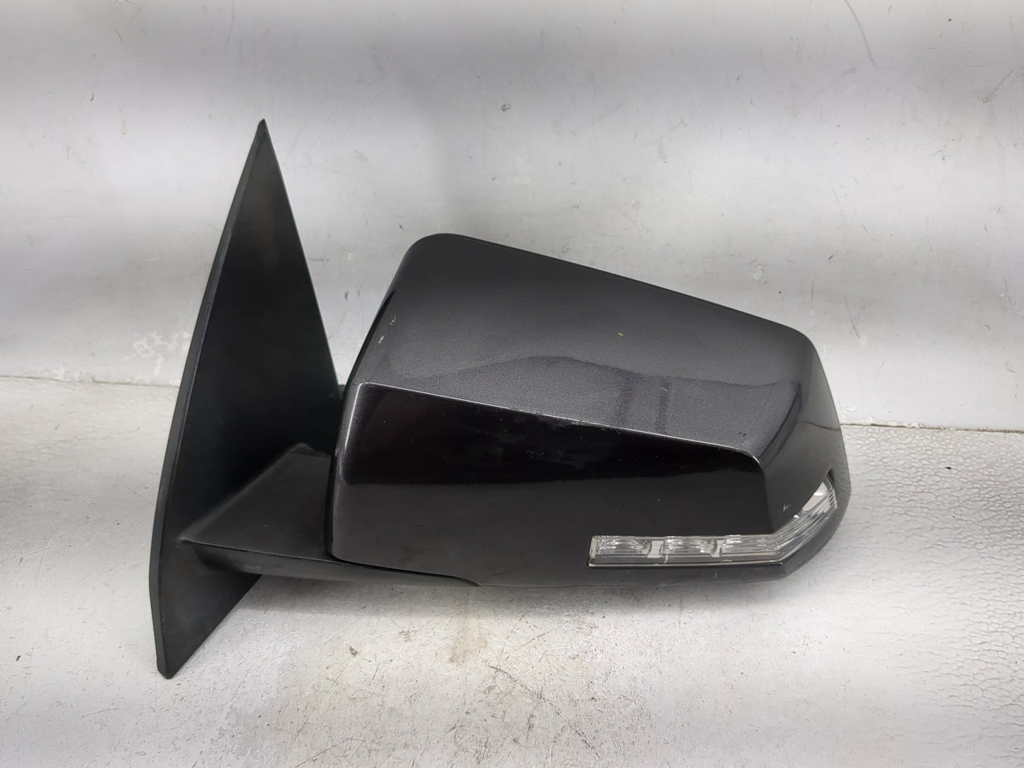 2015-2017 Chevrolet Traverse Driver Side View Mirror - Left Door Mirror OEM Used - Oemusedautoparts1.com