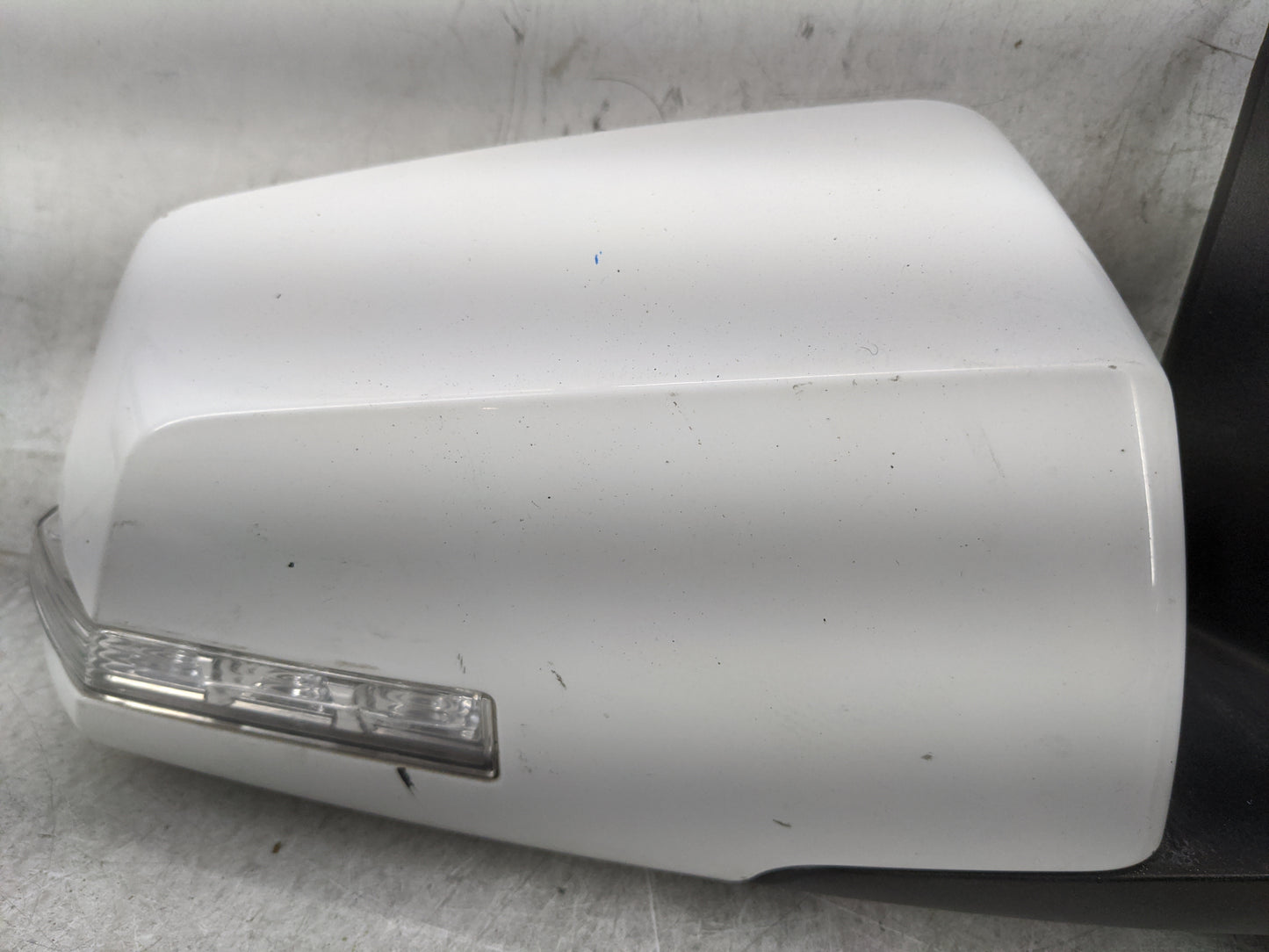 2015-2017 Chevrolet Traverse Passenger Side View Mirror - Right Door Mirror OEM Used - Oemusedautoparts1.com