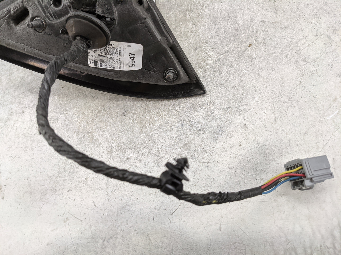 2015-2017 Chevrolet Traverse Passenger Side View Mirror - Right Door Mirror OEM Used - Oemusedautoparts1.com