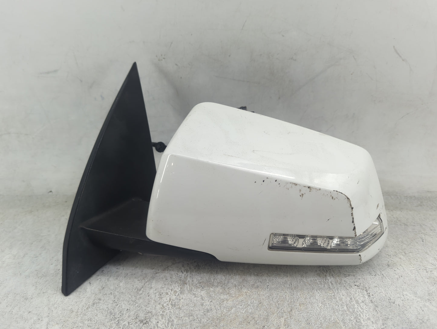 2015-2017 Chevrolet Traverse Driver Side View Mirror - Left Door Mirror OEM Used - Oemusedautoparts1.com