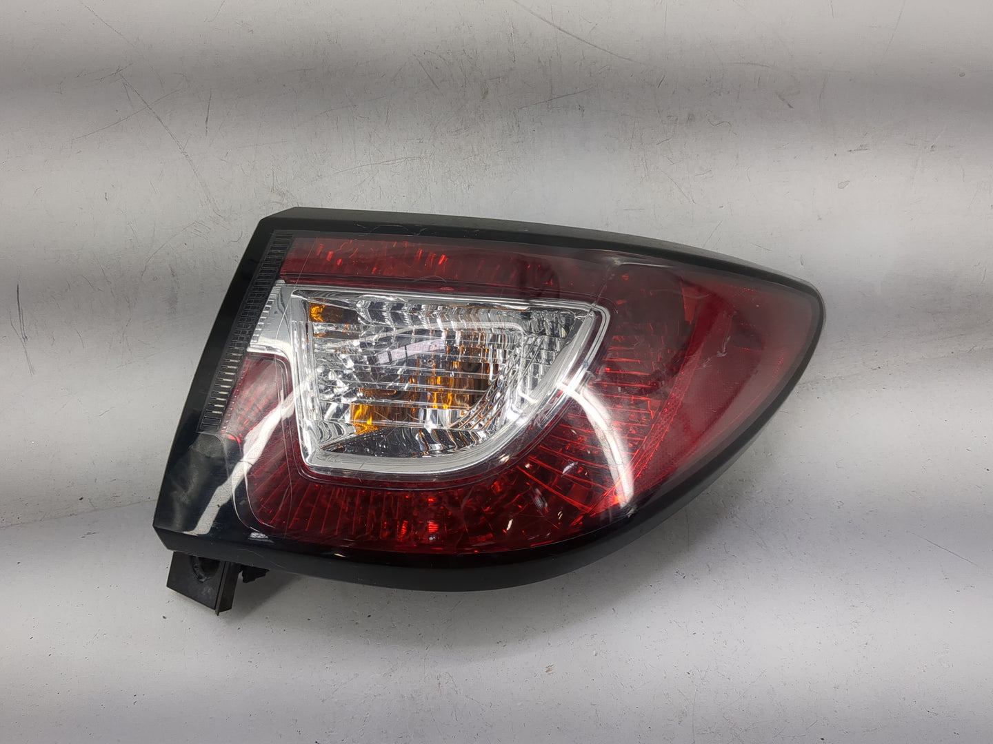 2013-2017 Chevrolet Traverse Tail Light Assembly Passenger Right OEM P/N:20956902 Fits Fits 2013 2014 2015 2016 2017 OEM Use