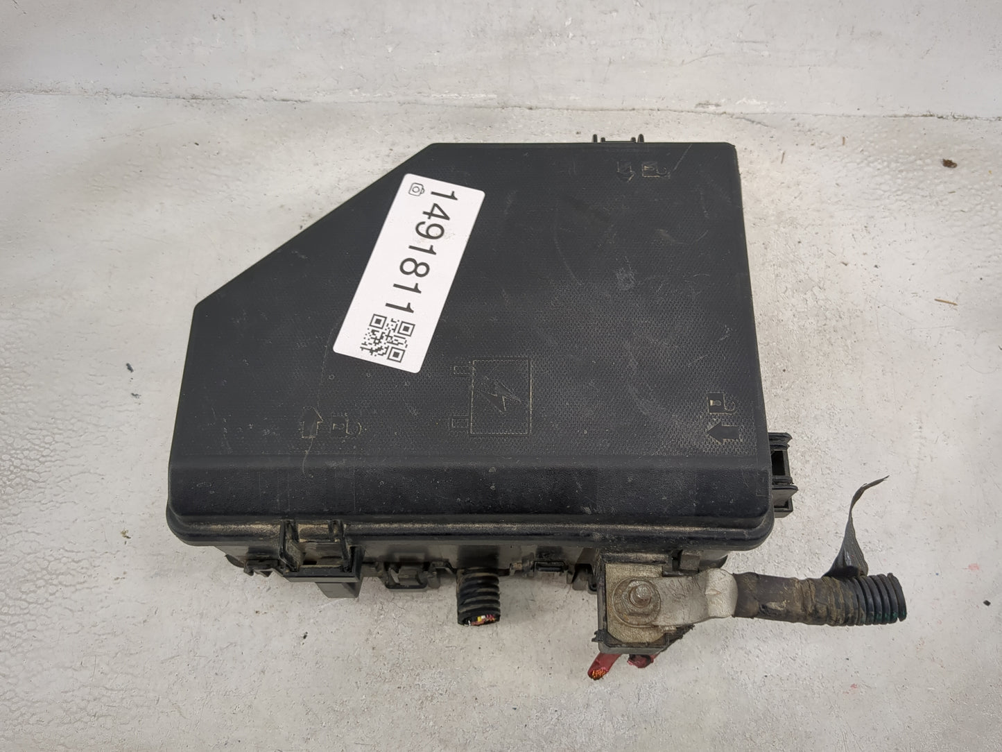 2015-2017 Chevrolet Traverse Fusebox Fuse Box Panel Relay Module P/N:13502751 13502752, 13502753 Fits Fits 2015 2016 2017 OE