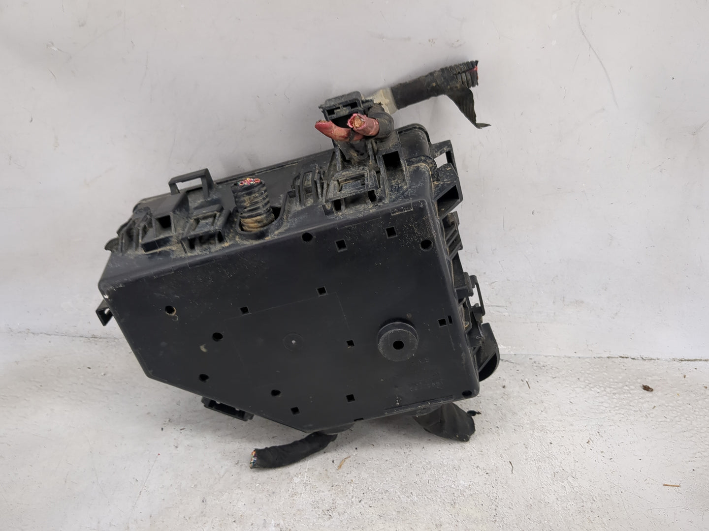 2015-2017 Chevrolet Traverse Fusebox Fuse Box Panel Relay Module P/N:13502751 13502752, 13502753 Fits Fits 2015 2016 2017 OE
