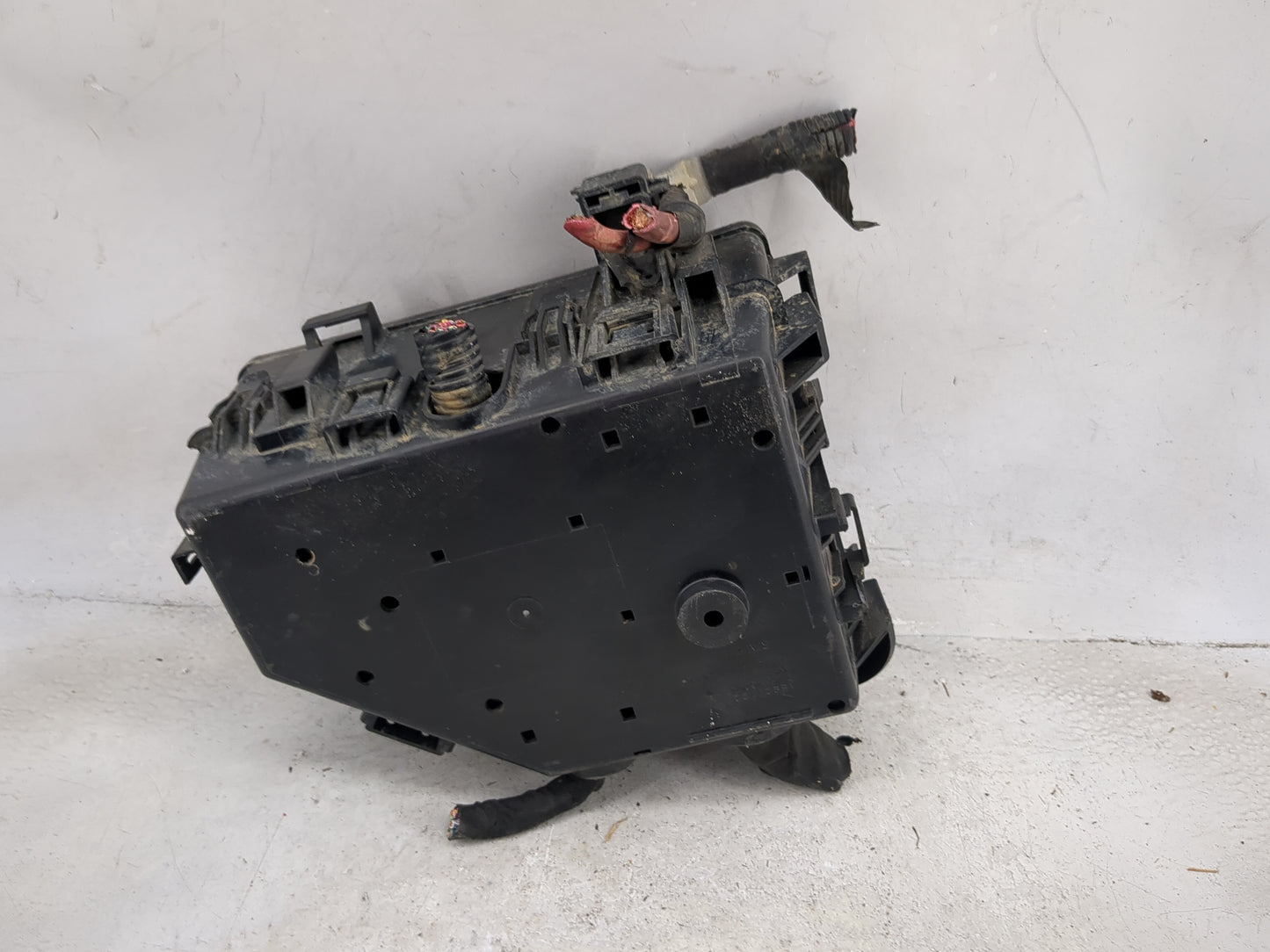 2015-2017 Chevrolet Traverse Fusebox Fuse Box Panel Relay Module P/N:13502751 13502752, 13502753 Fits Fits 2015 2016 2017 OE