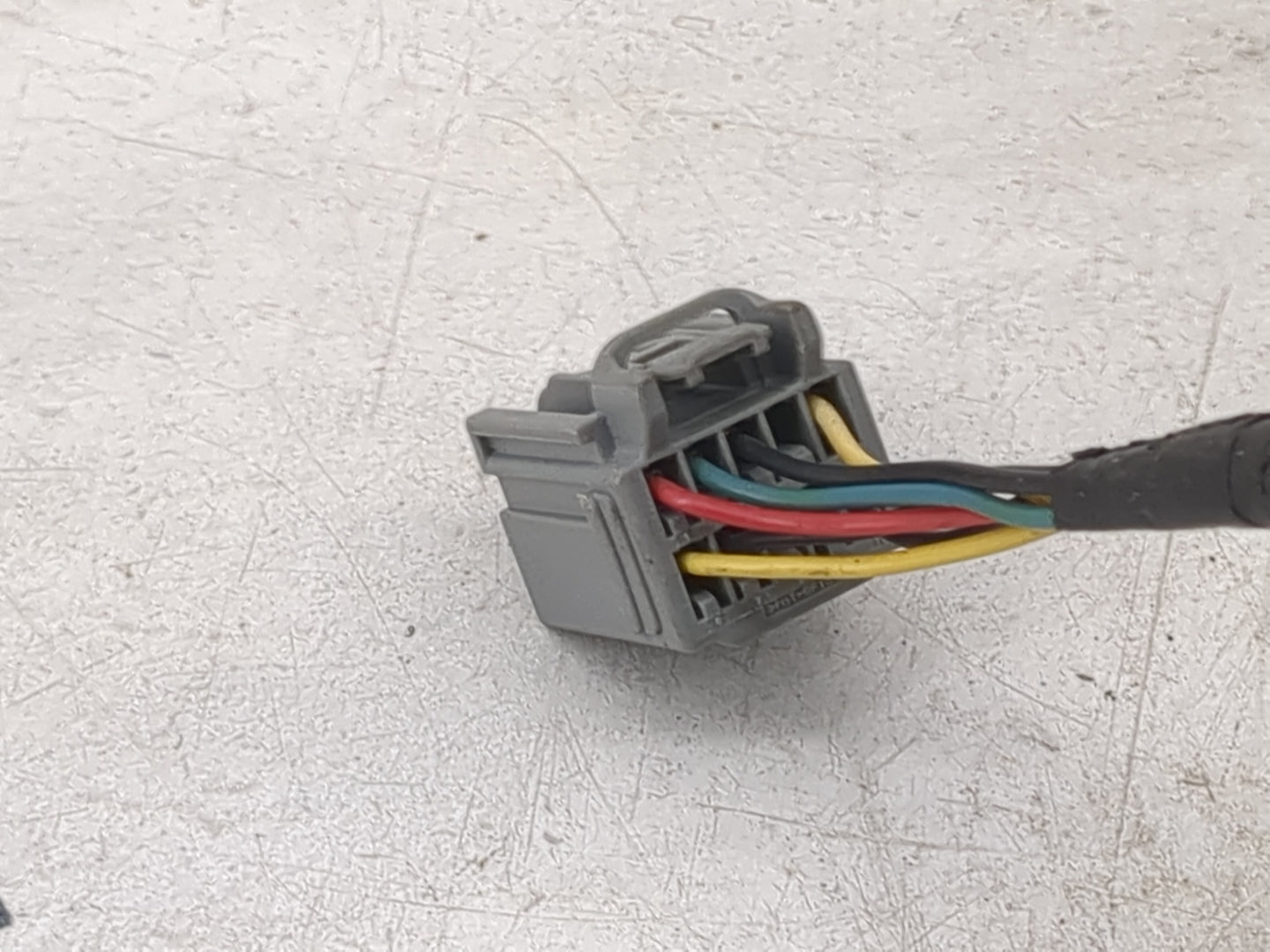 2015-2017 Chevrolet Traverse Driver Side View Mirror - Left Door Mirror OEM Used - Oemusedautoparts1.com