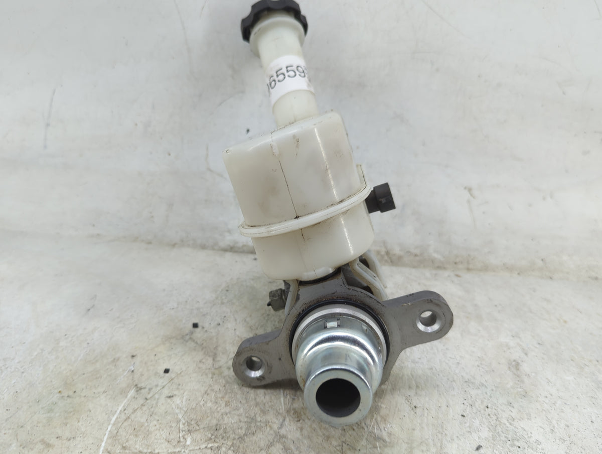 2016 Chevrolet Traverse Brake Master Cylinder - Oemusedautoparts1.com