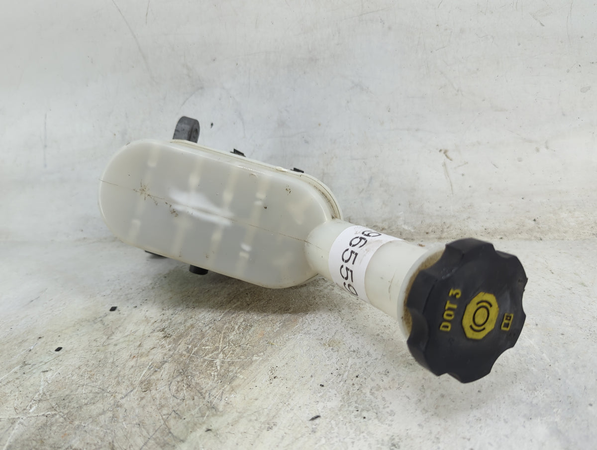 2016 Chevrolet Traverse Brake Master Cylinder - Oemusedautoparts1.com