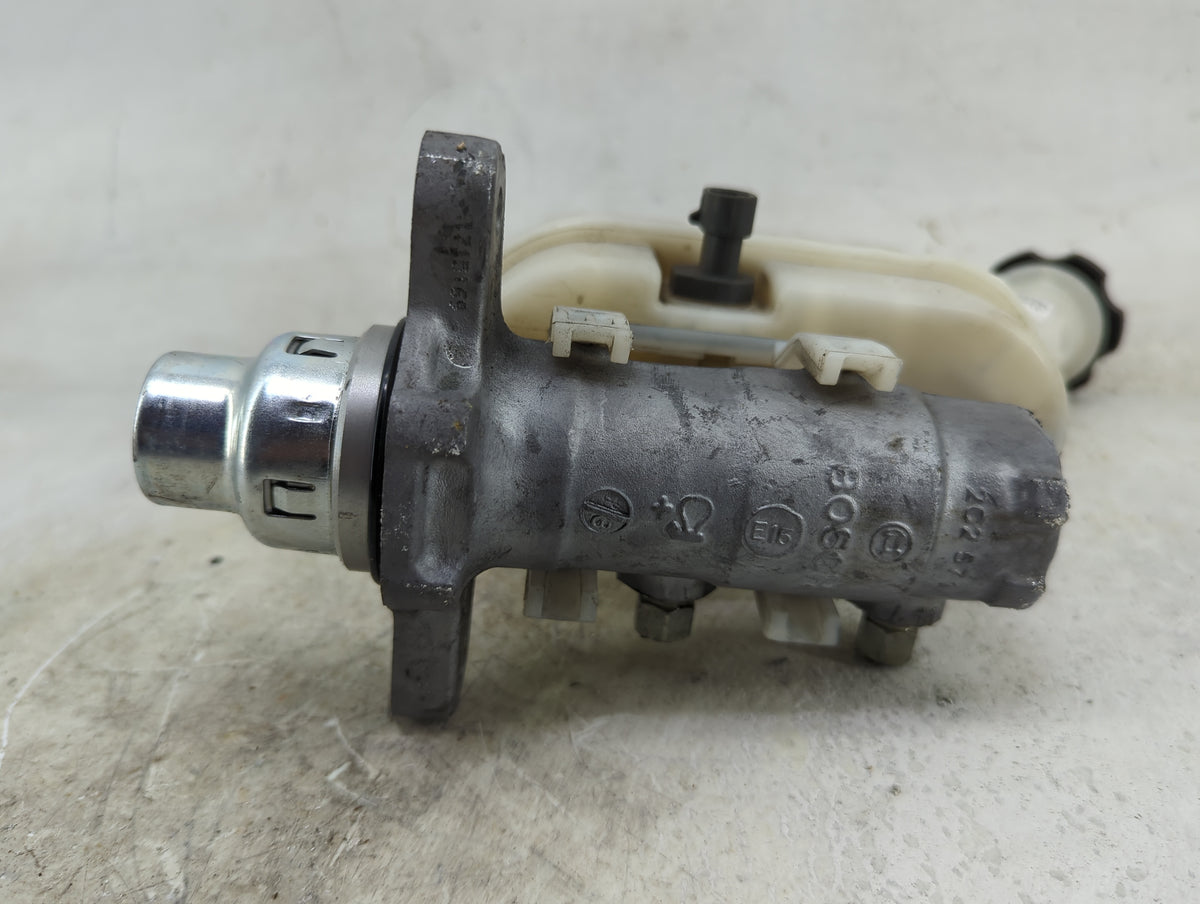 2016 Chevrolet Traverse Brake Master Cylinder - Oemusedautoparts1.com