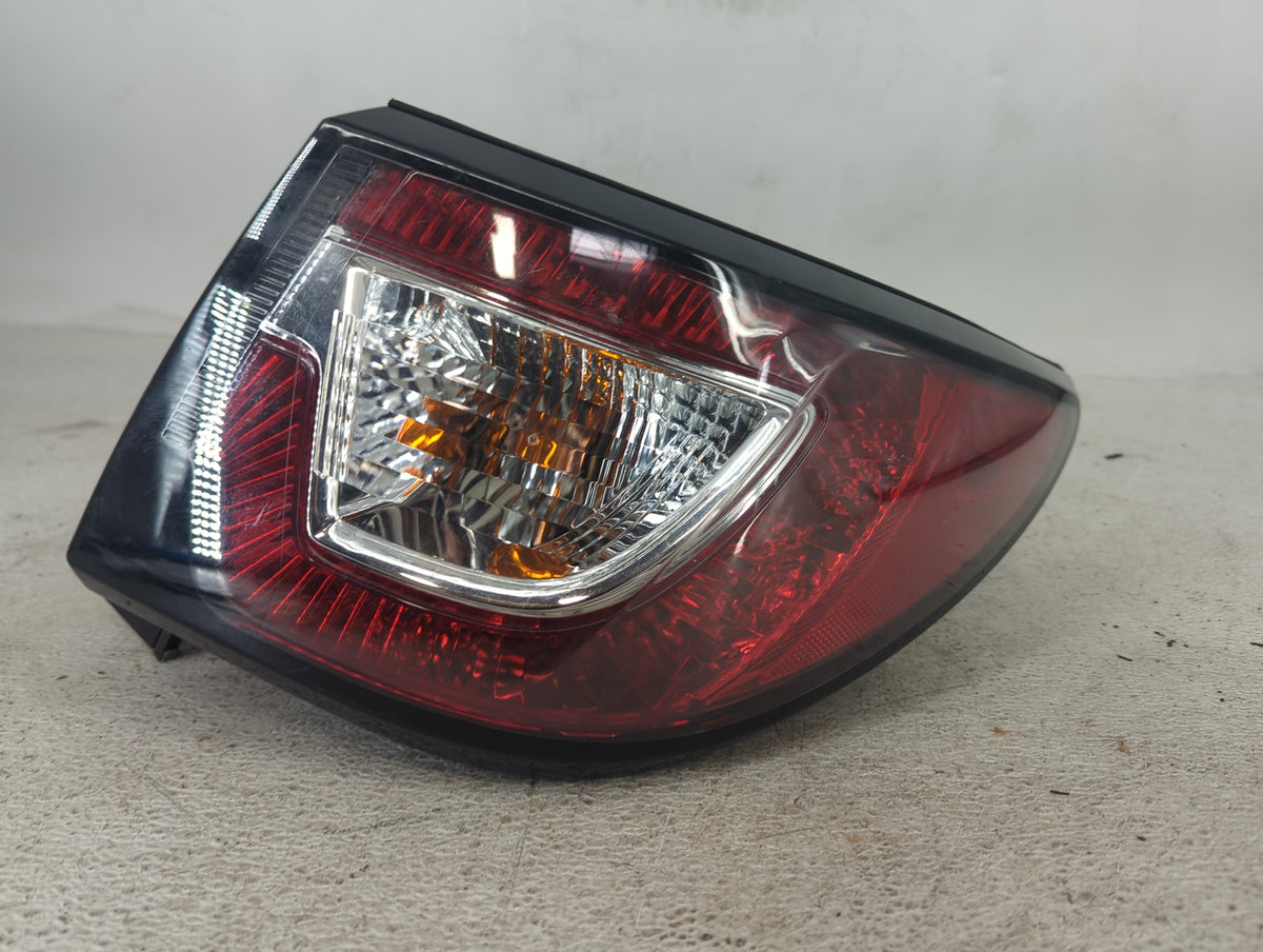 2016 Chevrolet Traverse Passenger Right Side Deck Lid Mounted Tail Light - Oemusedautoparts1.com