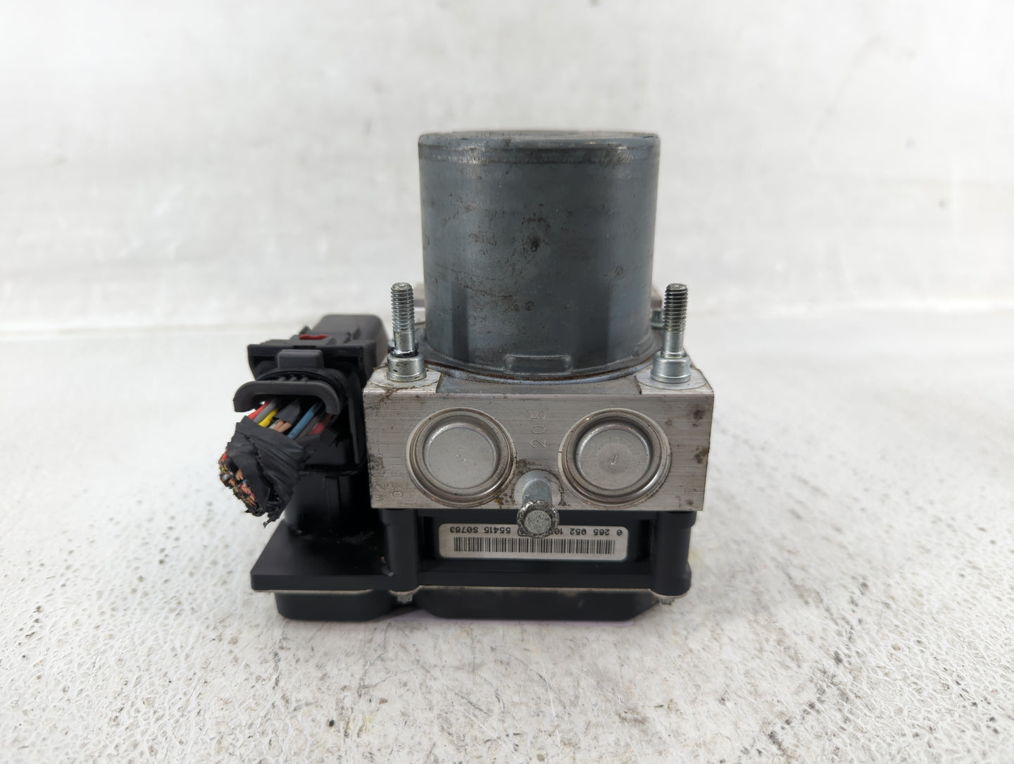 2017 Chevrolet Traverse ABS Pump Control Module Replacement P/N:22893248 Fits Fits 2012 2013 2014 2015 2016 OEM Used Auto Pa