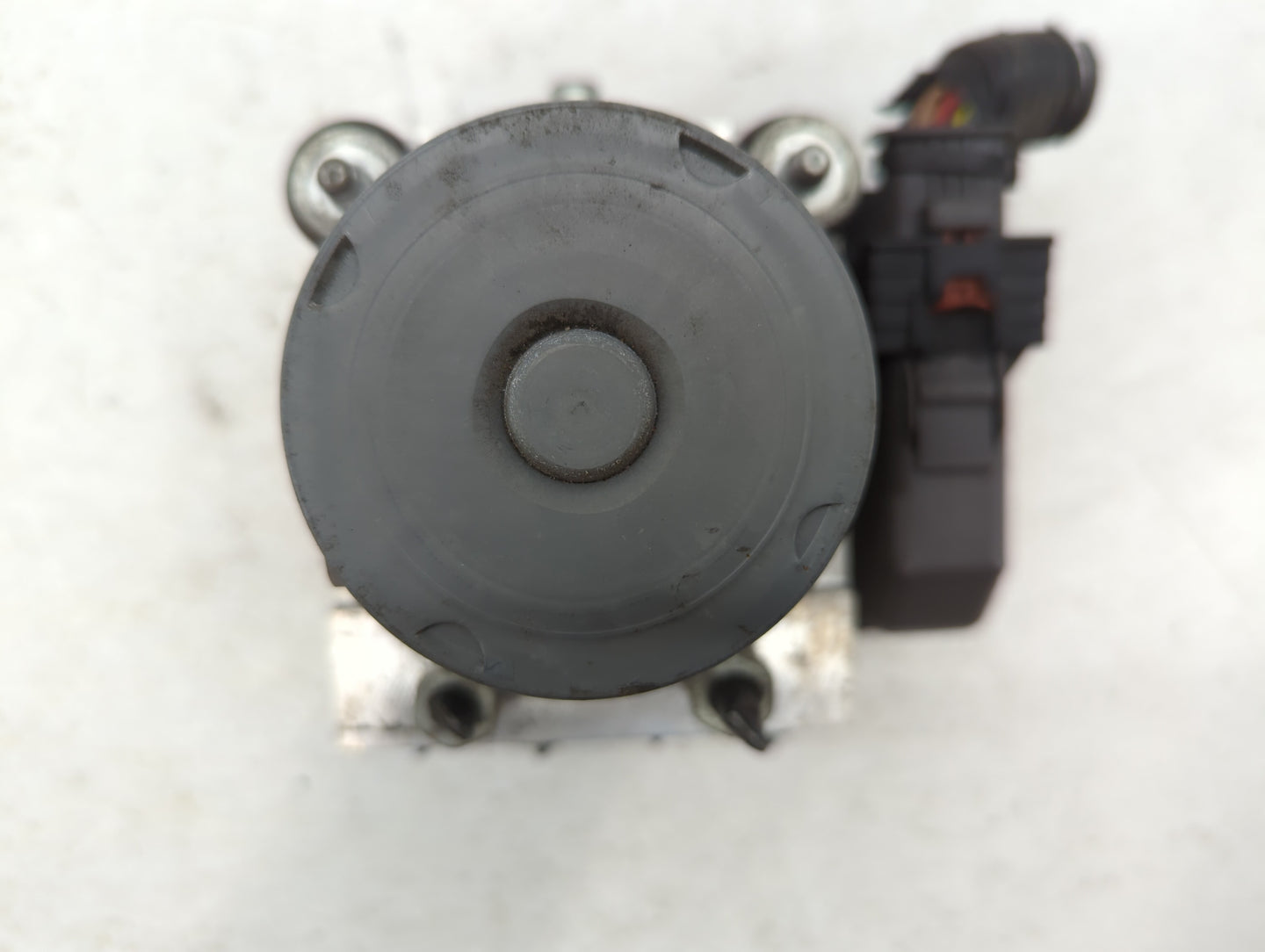 2017 Chevrolet Traverse ABS Pump Control Module Replacement P/N:22893248 Fits Fits 2012 2013 2014 2015 2016 OEM Used Auto Pa