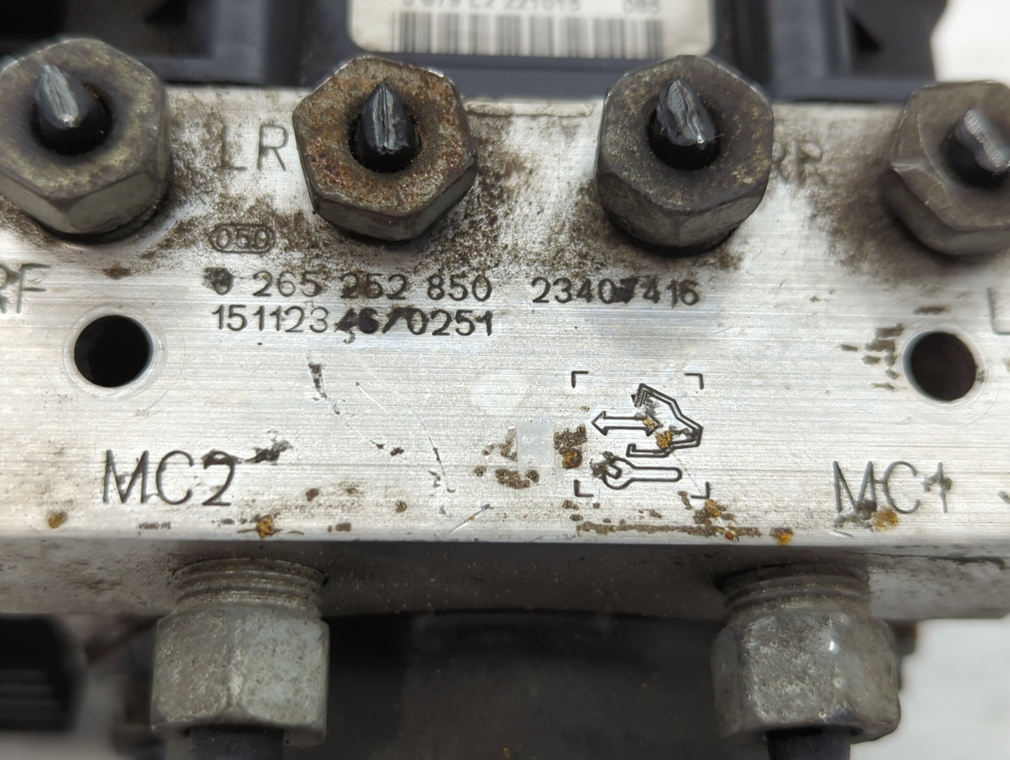 2017 Chevrolet Traverse ABS Pump Control Module Replacement P/N:22893248 Fits Fits 2012 2013 2014 2015 2016 OEM Used Auto Pa