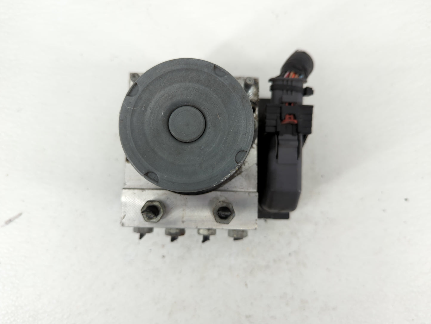 2017 Chevrolet Traverse ABS Pump Control Module Replacement P/N:23407416 Fits Fits 2012 2013 2014 2015 2016 OEM Used Auto Pa