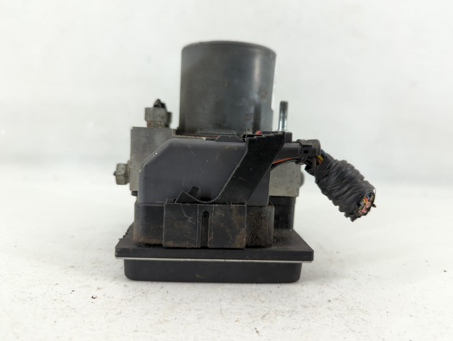 2017 Chevrolet Traverse ABS Pump Control Module Replacement P/N:23407416 Fits Fits 2012 2013 2014 2015 2016 OEM Used Auto Pa
