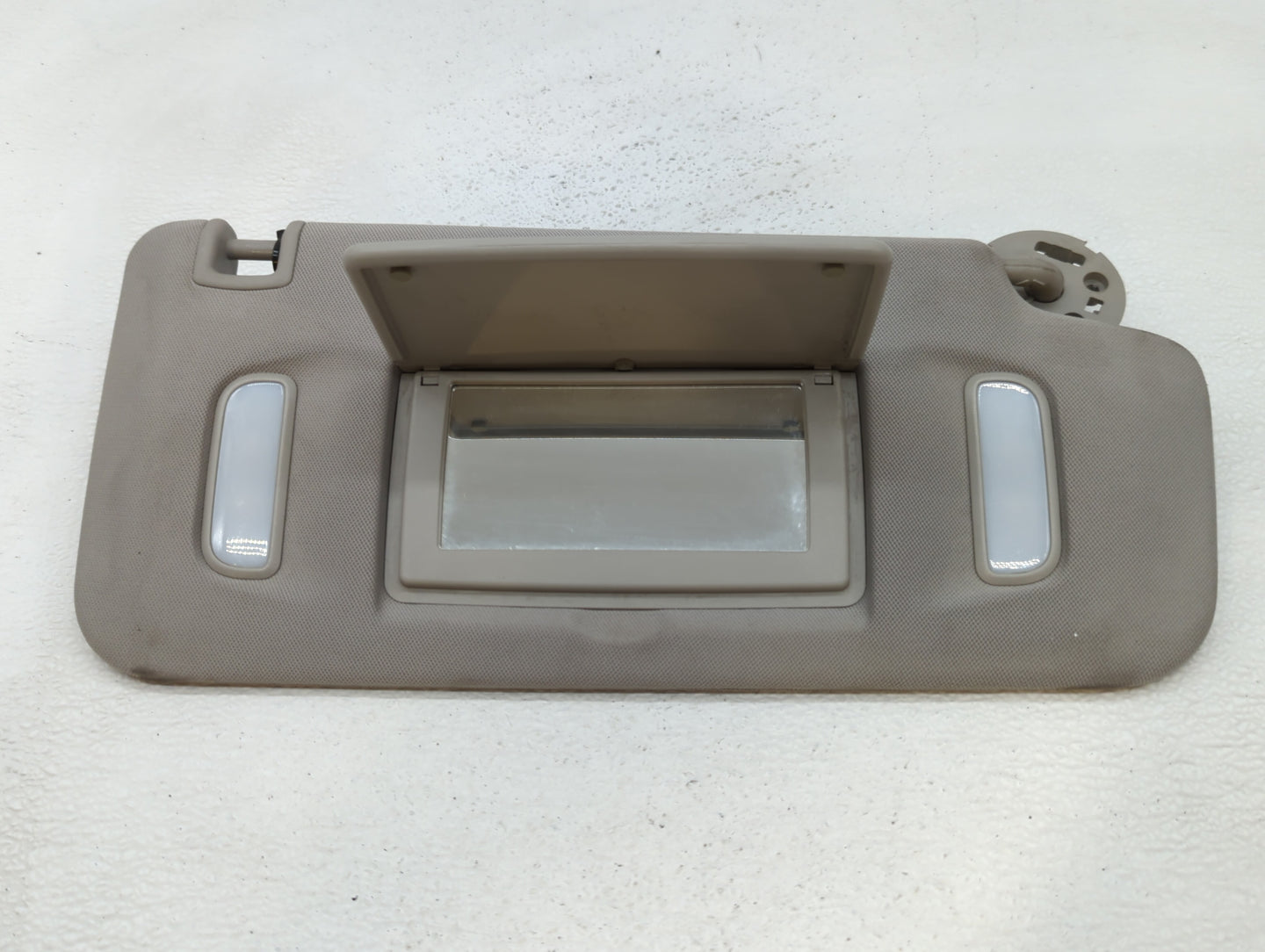 2016 Chevrolet Traverse Sun Visor Shade Replacement Passenger Right Mirror Fits OEM Used Auto Parts - Oemusedautoparts1.com