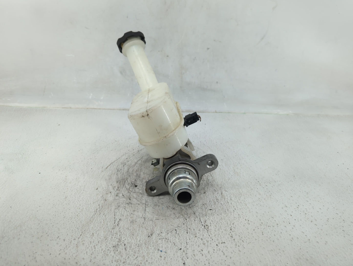 Chevrolet Traverse Brake Master Cylinder - Oemusedautoparts1.com