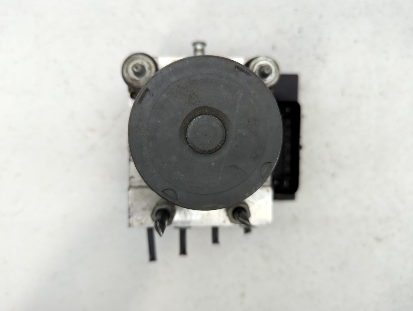 2017 Chevrolet Traverse ABS Pump Control Module Replacement P/N:23407416 Fits Fits 2012 2013 2014 2015 2016 OEM Used Auto Pa