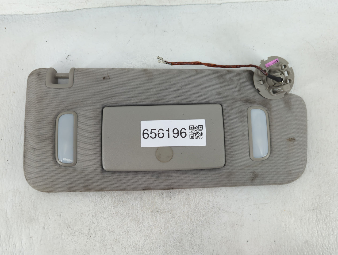 2016 Chevrolet Traverse Sun Visor Shade Replacement Passenger Right Mirror Fits OEM Used Auto Parts - Oemusedautoparts1.com