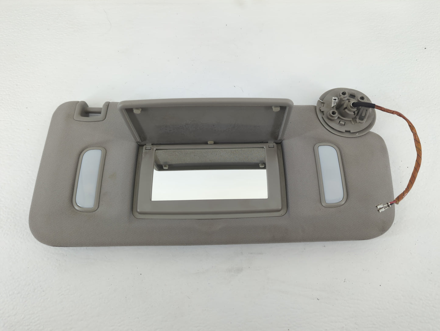 2016 Chevrolet Traverse Sun Visor Shade Replacement Passenger Right Mirror Fits OEM Used Auto Parts - Oemusedautoparts1.com