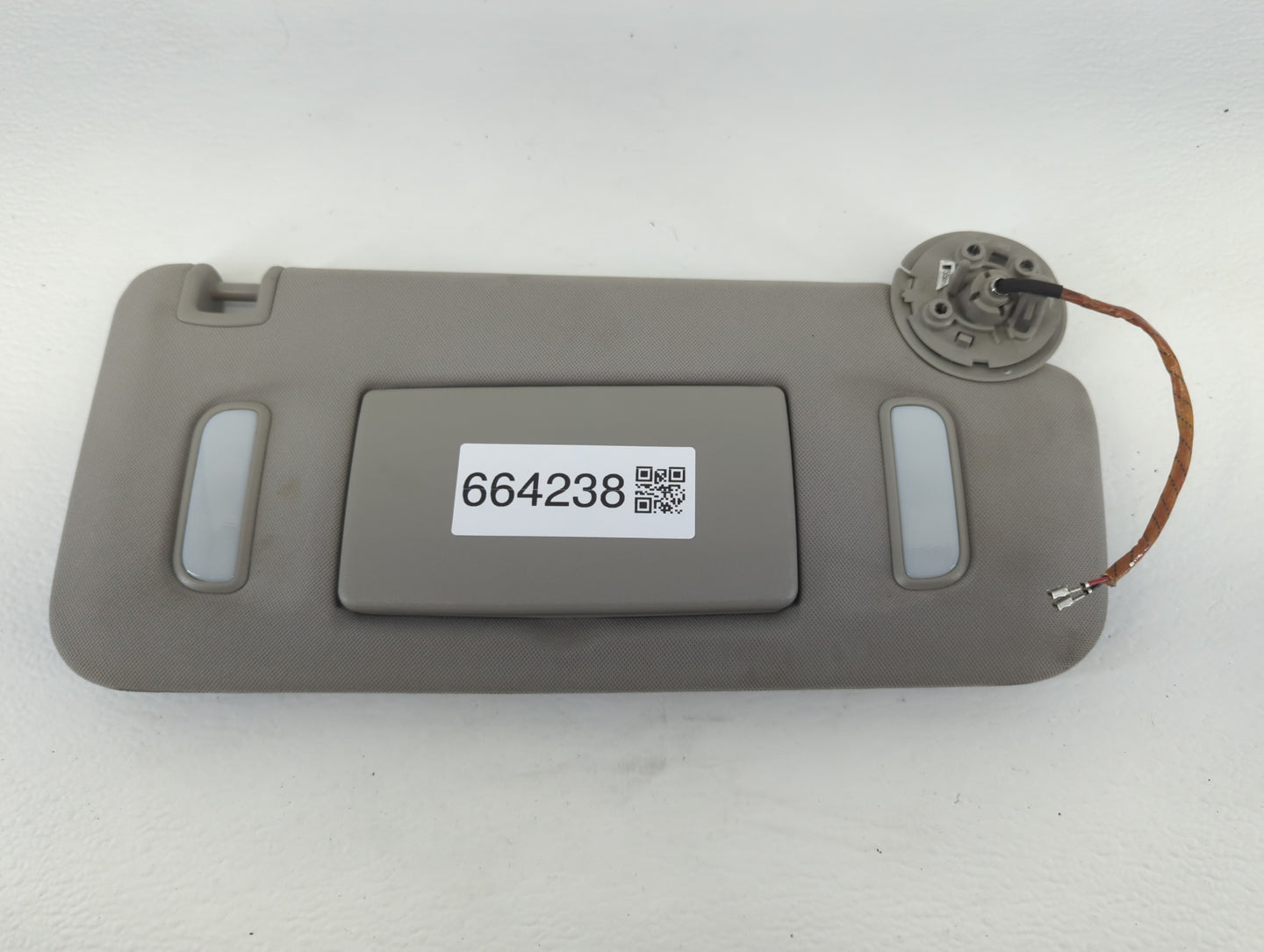 2016 Chevrolet Traverse Sun Visor Shade Replacement Passenger Right Mirror Fits OEM Used Auto Parts - Oemusedautoparts1.com