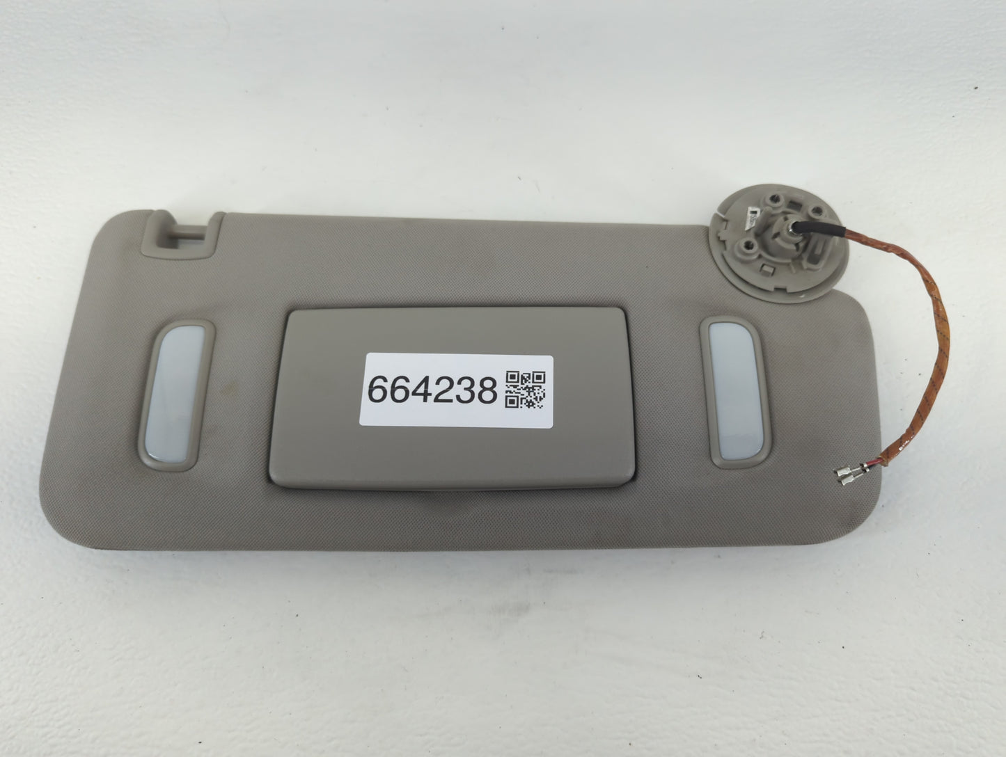 2016 Chevrolet Traverse Sun Visor Shade Replacement Passenger Right Mirror Fits OEM Used Auto Parts - Oemusedautoparts1.com