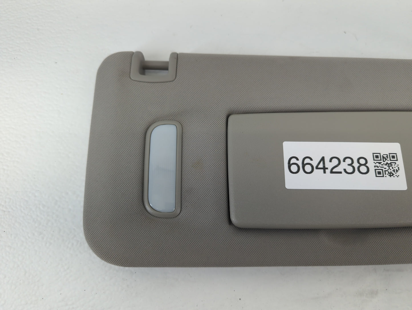 2016 Chevrolet Traverse Sun Visor Shade Replacement Passenger Right Mirror Fits OEM Used Auto Parts - Oemusedautoparts1.com