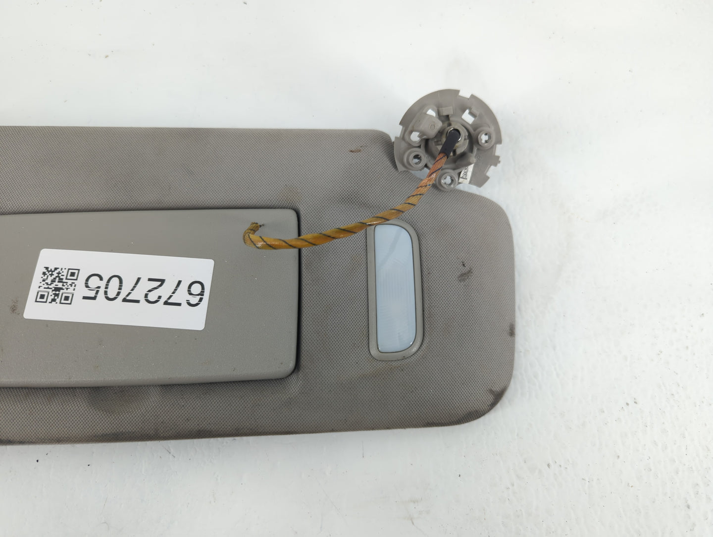 2016 Chevrolet Traverse Sun Visor Shade Replacement Passenger Right Mirror Fits OEM Used Auto Parts - Oemusedautoparts1.com