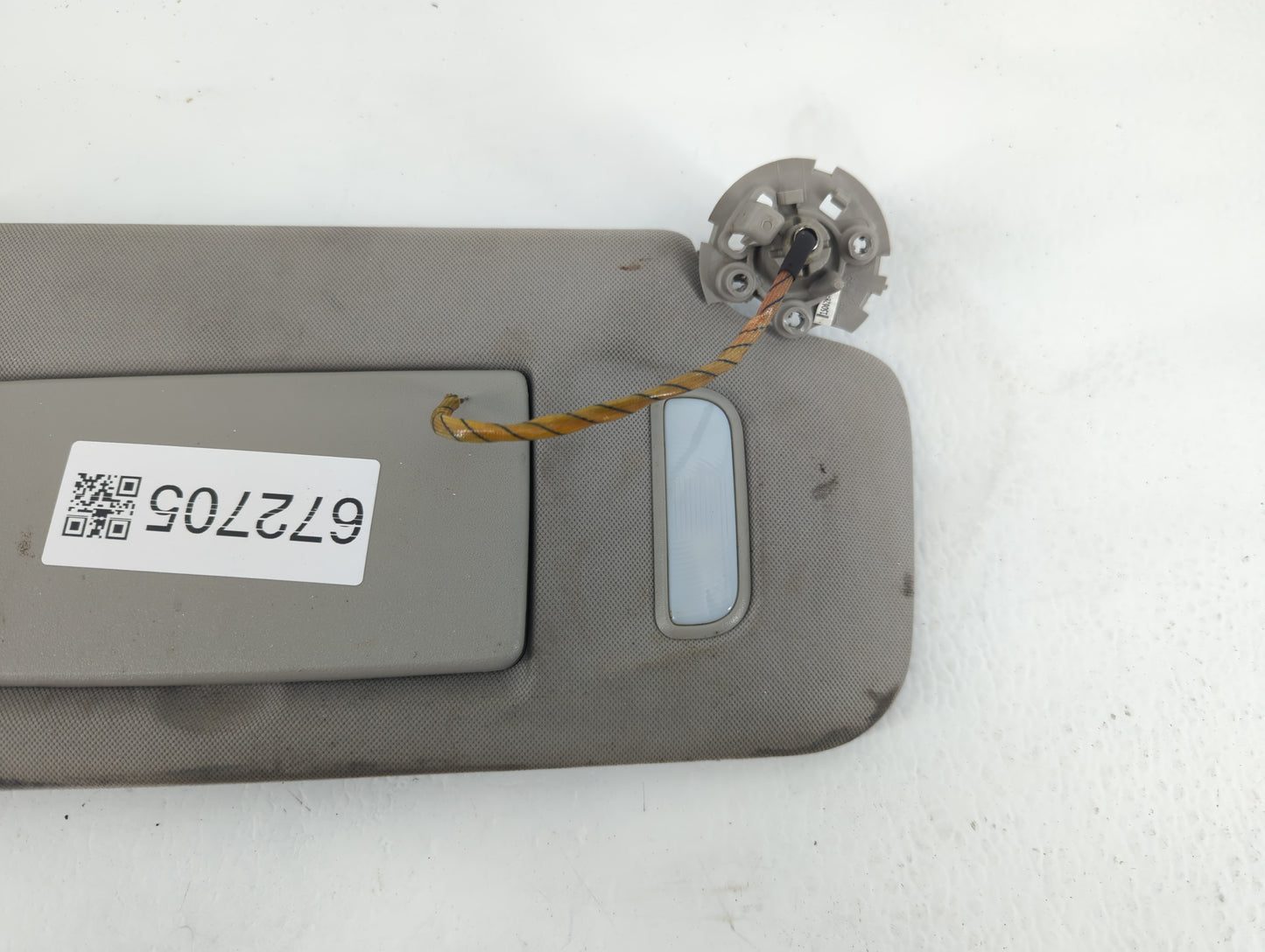 2016 Chevrolet Traverse Sun Visor Shade Replacement Passenger Right Mirror Fits OEM Used Auto Parts - Oemusedautoparts1.com