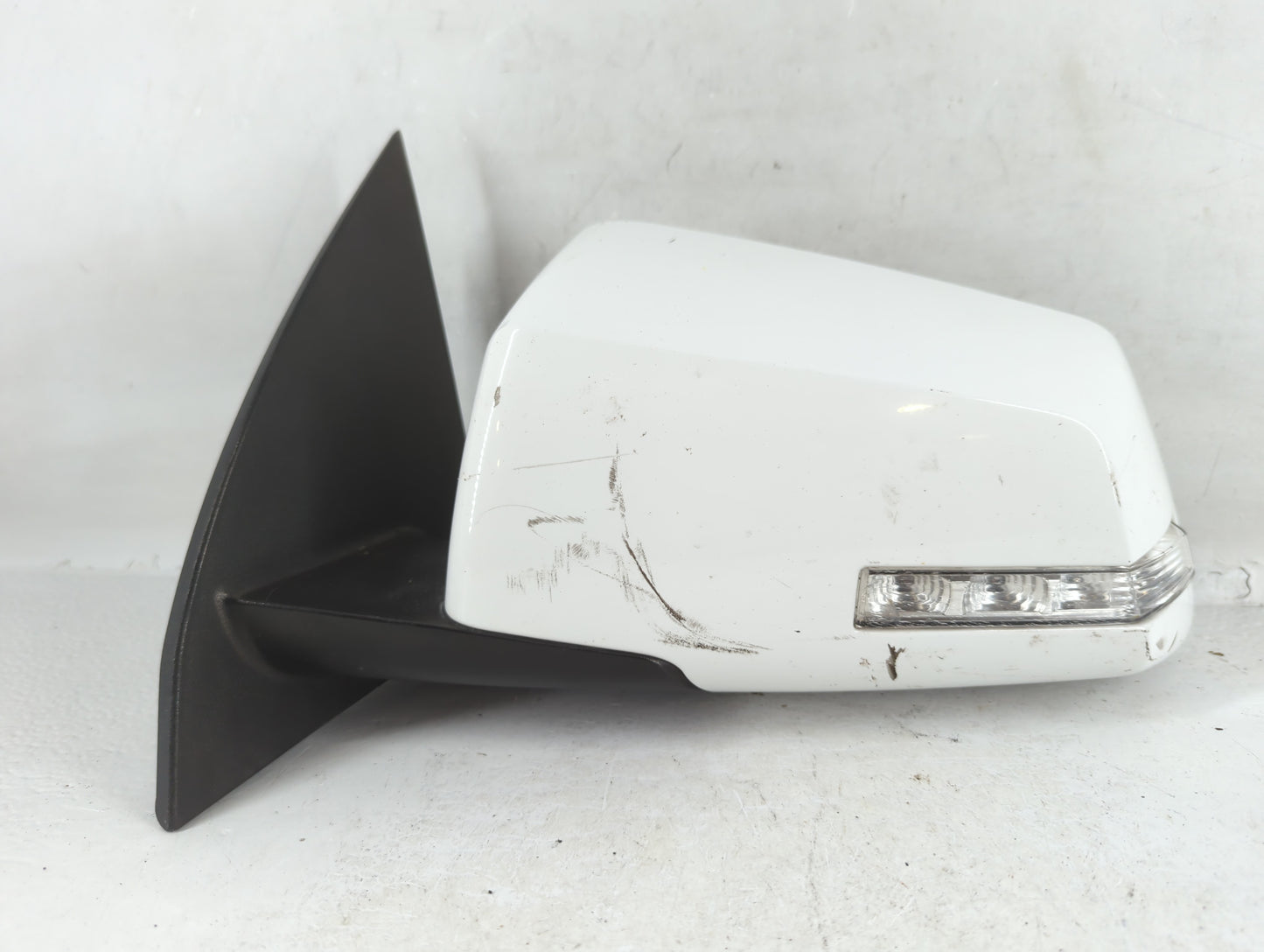 2015-2017 Chevrolet Traverse Driver Side View Mirror - Left Door Mirror OEM Used - Oemusedautoparts1.com