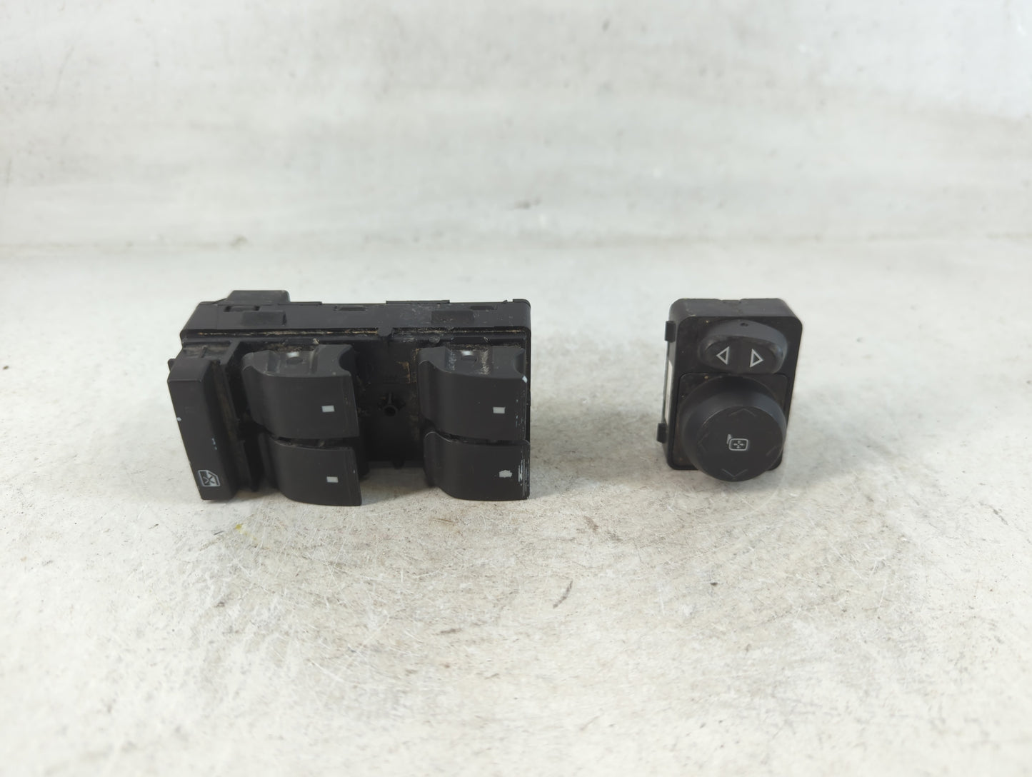 2009-2017 Chevrolet Traverse Master Power Window Switch Replacement Driver Side Left P/N:SANAD1243B 30845129 Fits OEM Used A