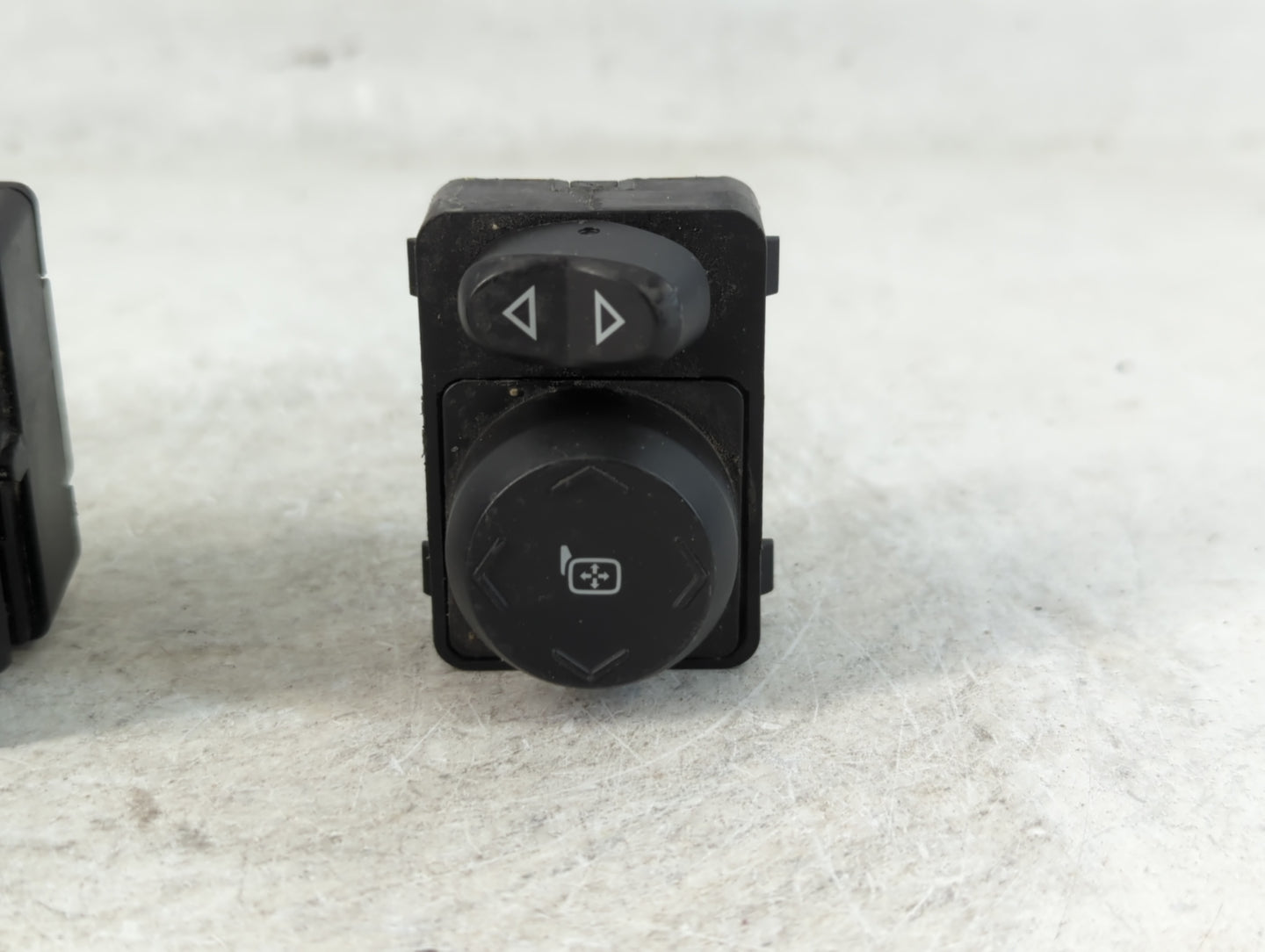 2009-2017 Chevrolet Traverse Master Power Window Switch Replacement Driver Side Left P/N:SANAD1243B 30845129 Fits OEM Used A