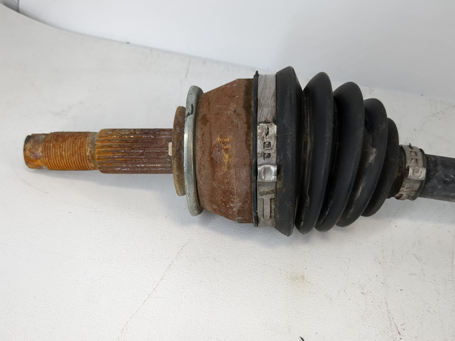 2013-2016 Chevrolet Trax Axle Shaft Front Passenger Cv C/v - Oemusedautoparts1.com