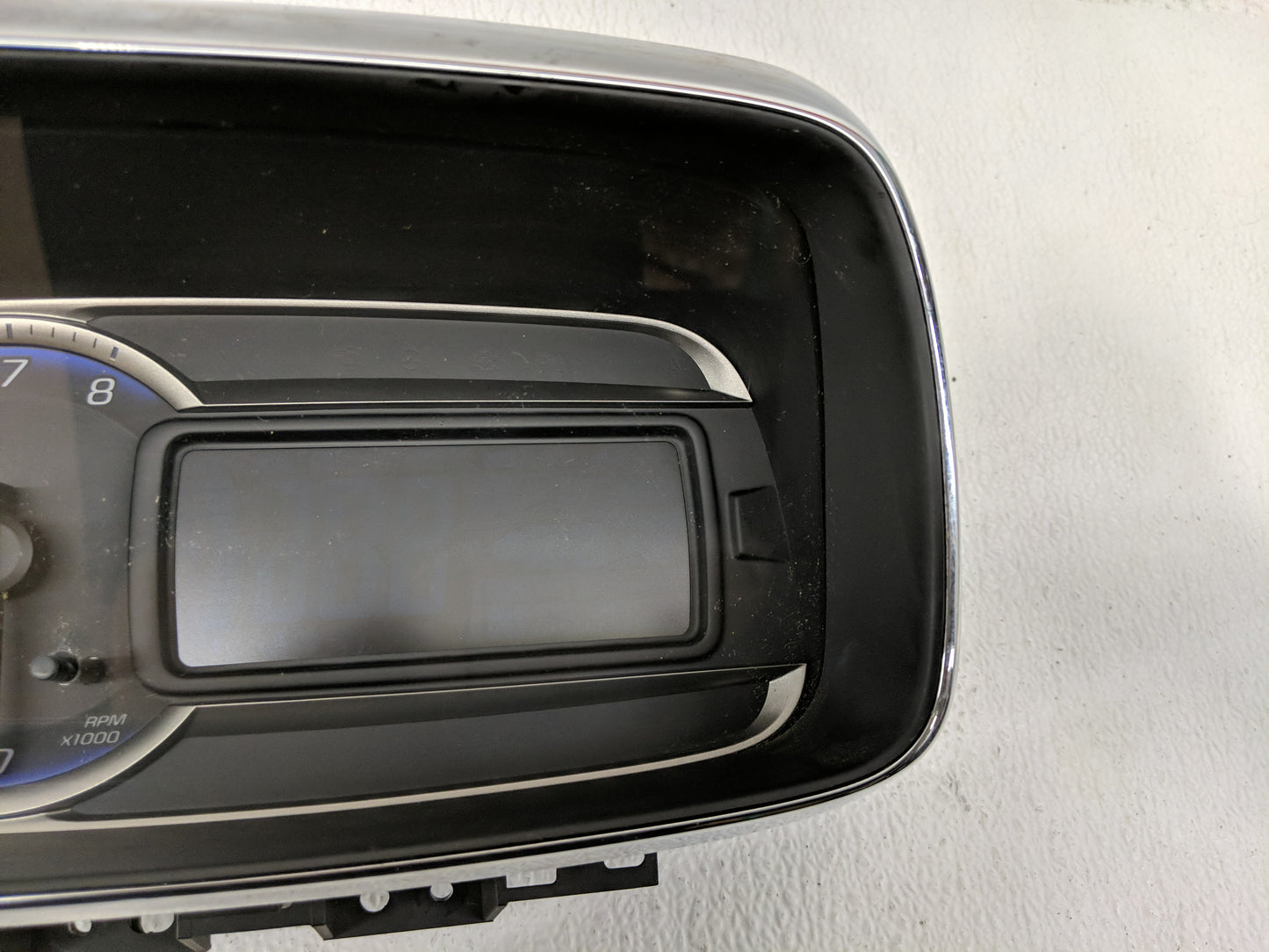 2015-2016 Chevrolet Trax Instrument Cluster Speedometer Gauges P/N:94532507 Fits Fits 2015 2016 OEM Used Auto Parts - Oemuse