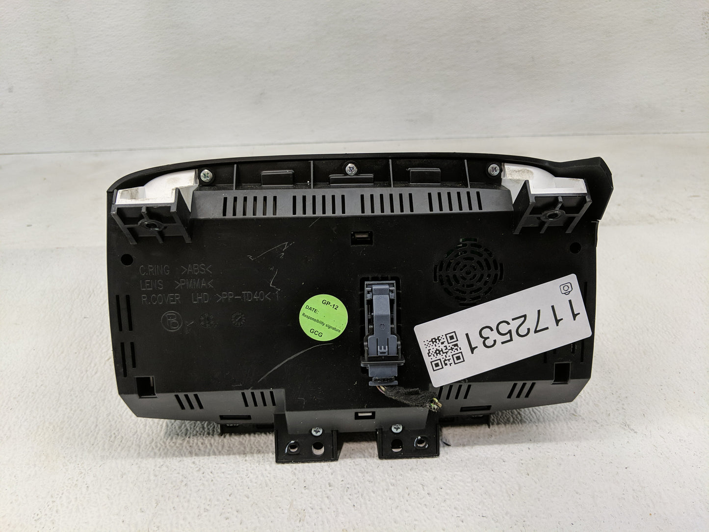 2015-2016 Chevrolet Trax Instrument Cluster Speedometer Gauges P/N:94532507 Fits Fits 2015 2016 OEM Used Auto Parts - Oemuse