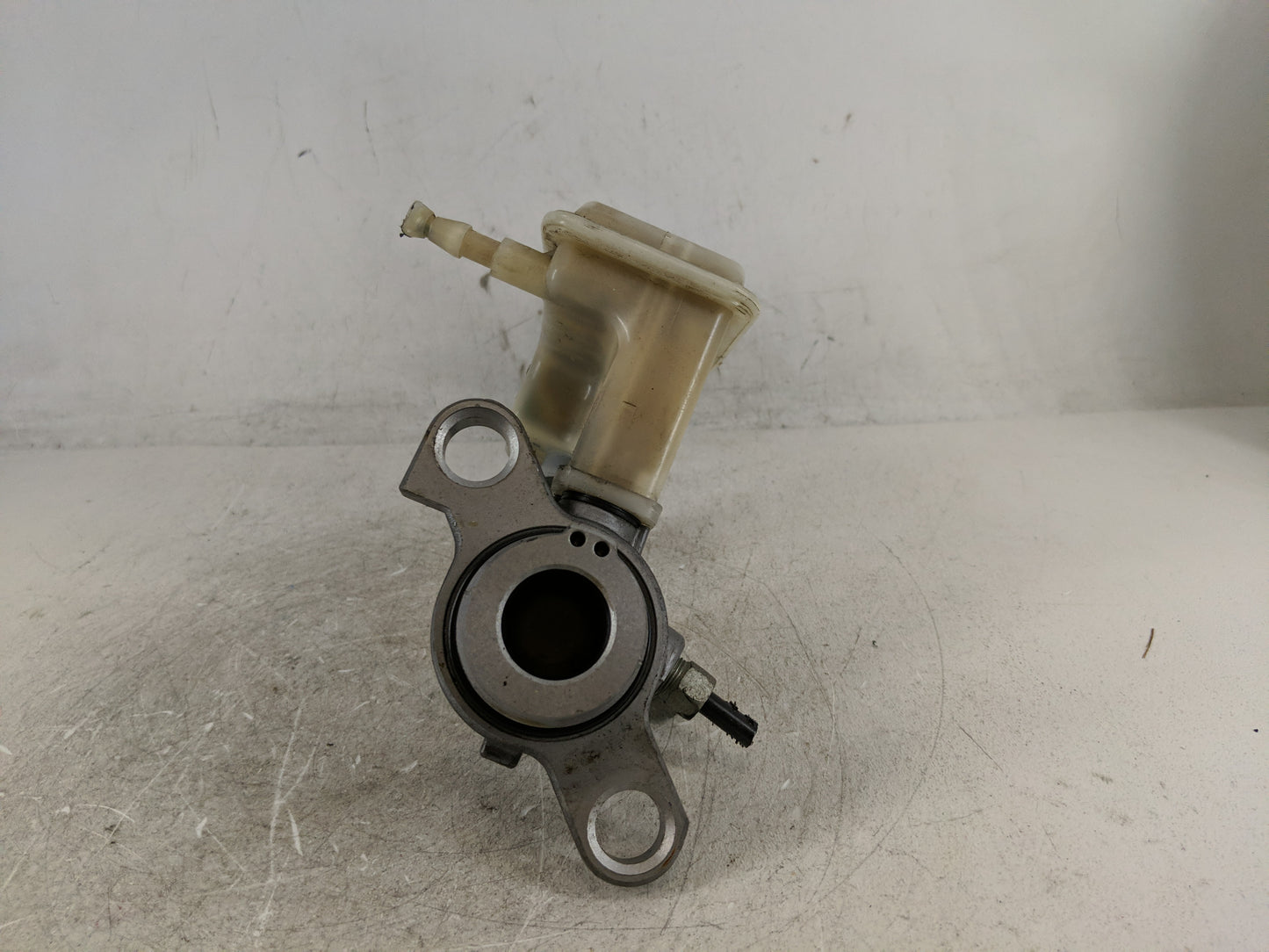 2013-2021 Chevrolet Trax Brake Master Cylinder - Oemusedautoparts1.com