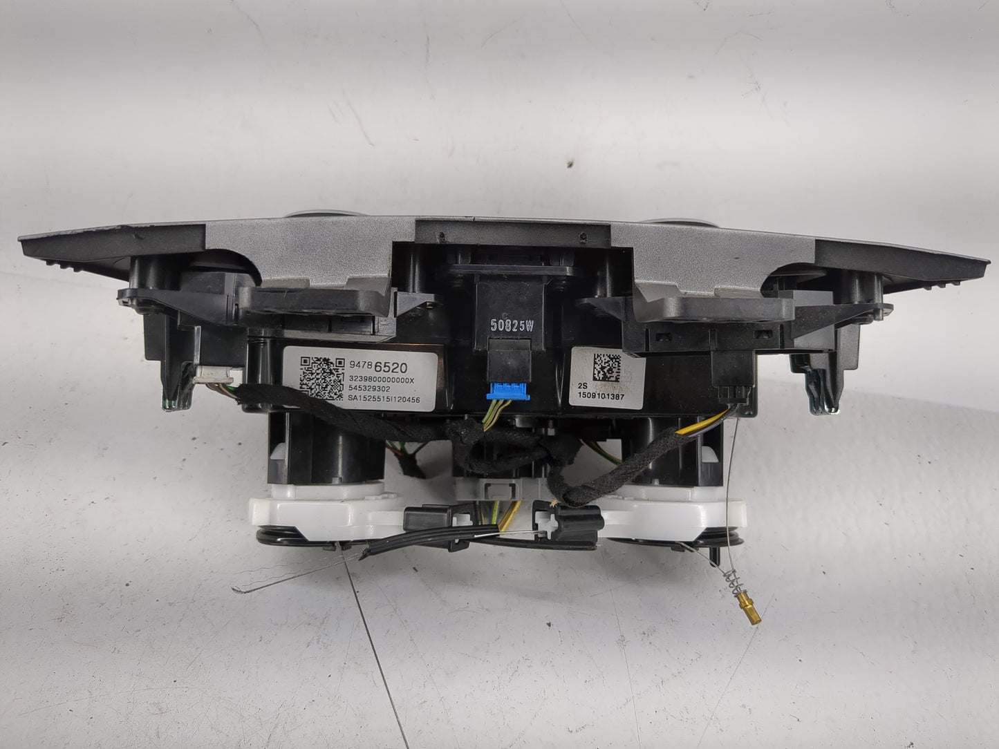2016 Chevrolet Trax Climate Control Module Temperature AC/Heater Replacement P/N:94786520 Fits OEM Used Auto Parts - Oemused